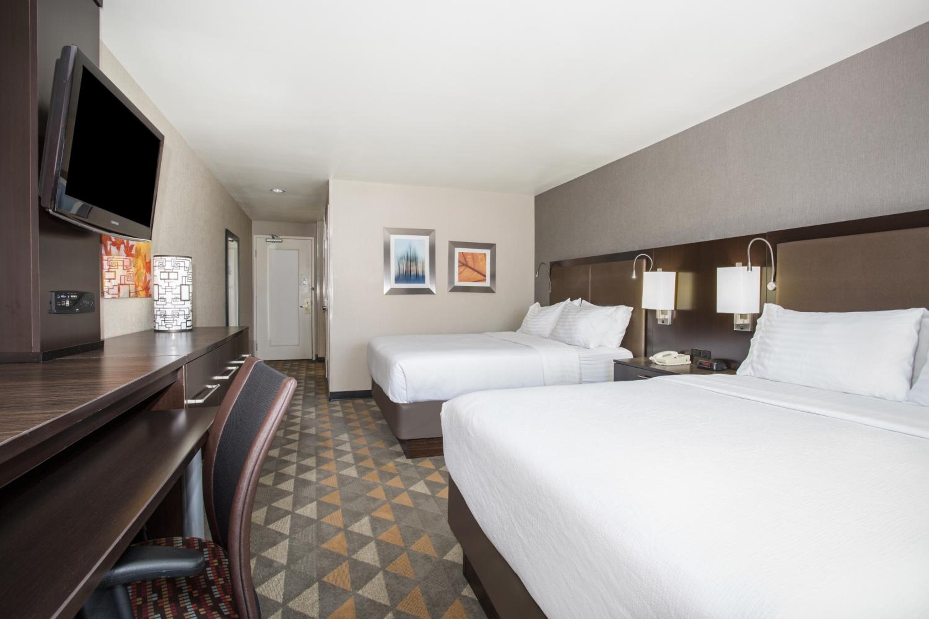 Room with Two Beds - Hearing Accessible - Non-Smoking photo 1