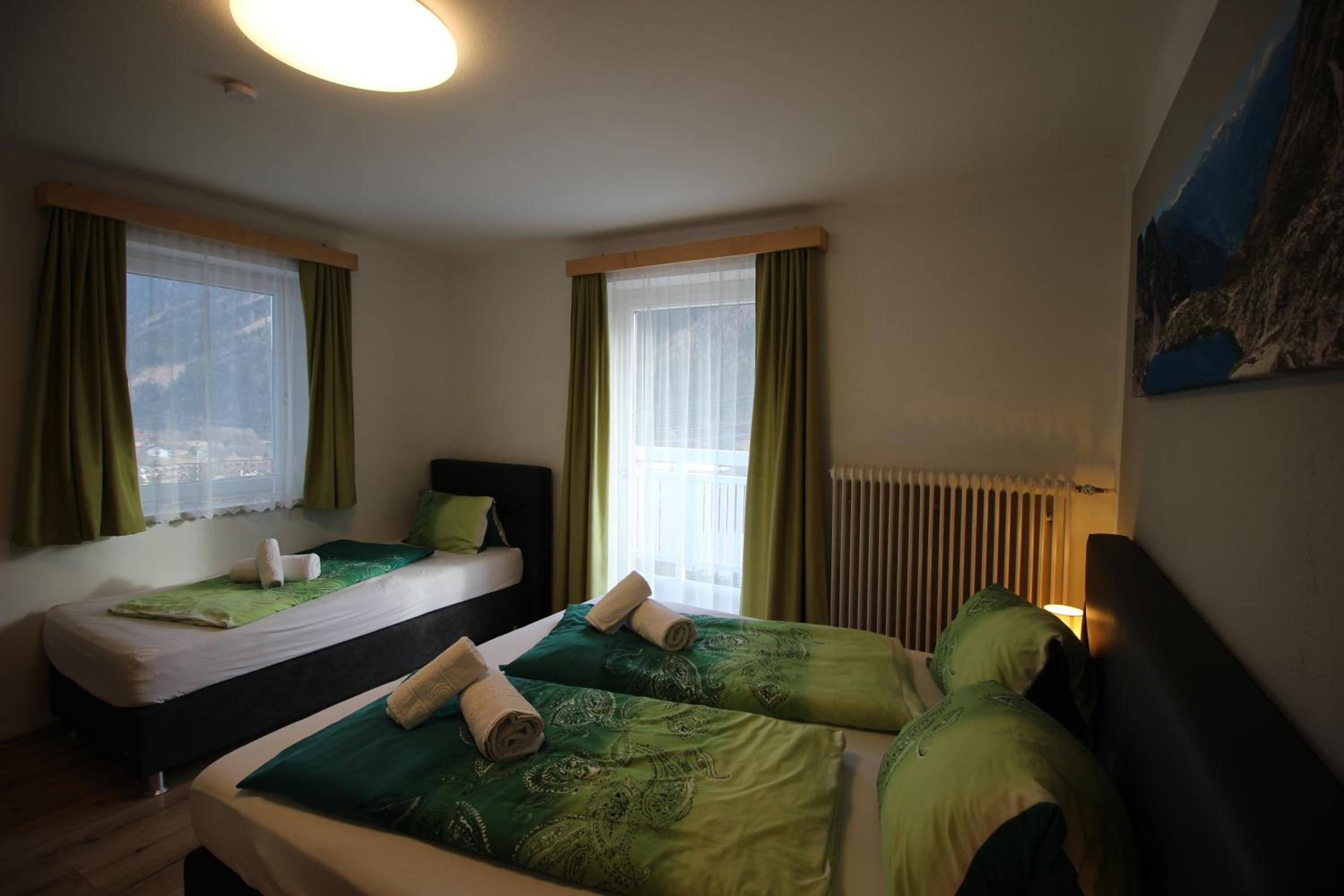 Comfort Two-Bedroom Apartment with Balcony