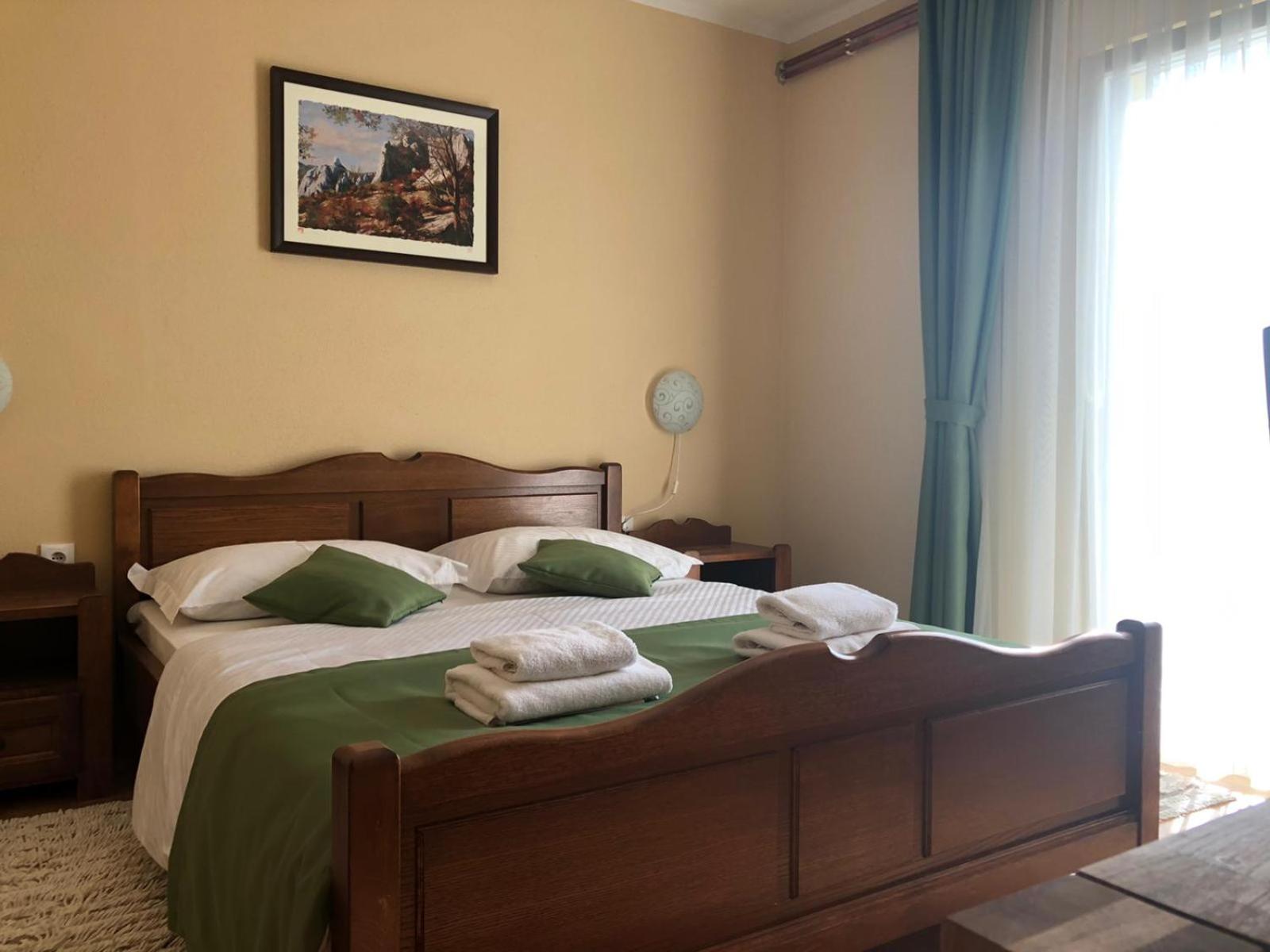 Deluxe Double Room - Photo 10