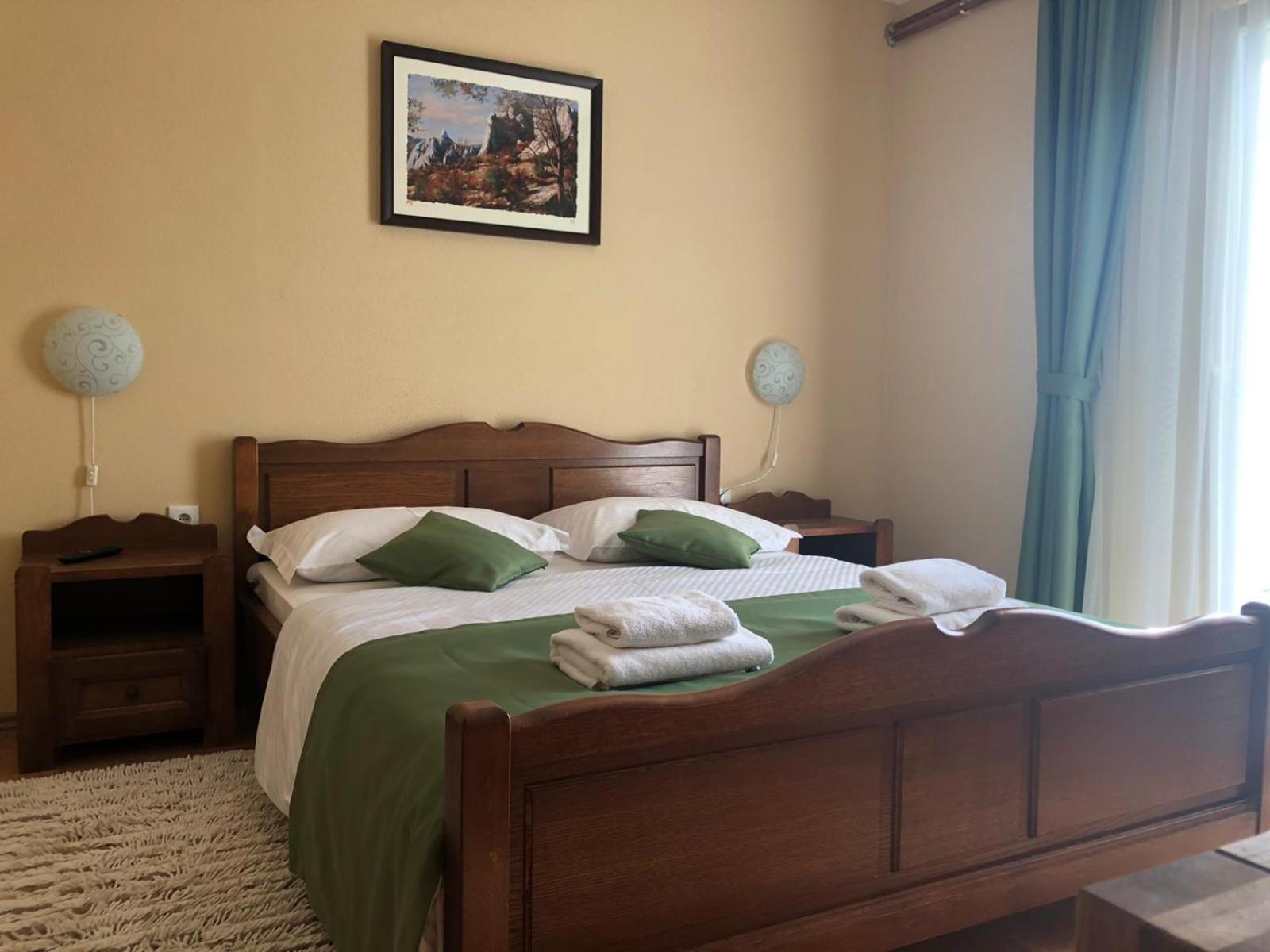 Deluxe Double Room - Photo 9