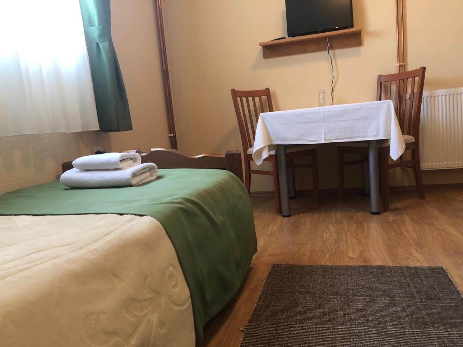 Twin Room - Photo 5
