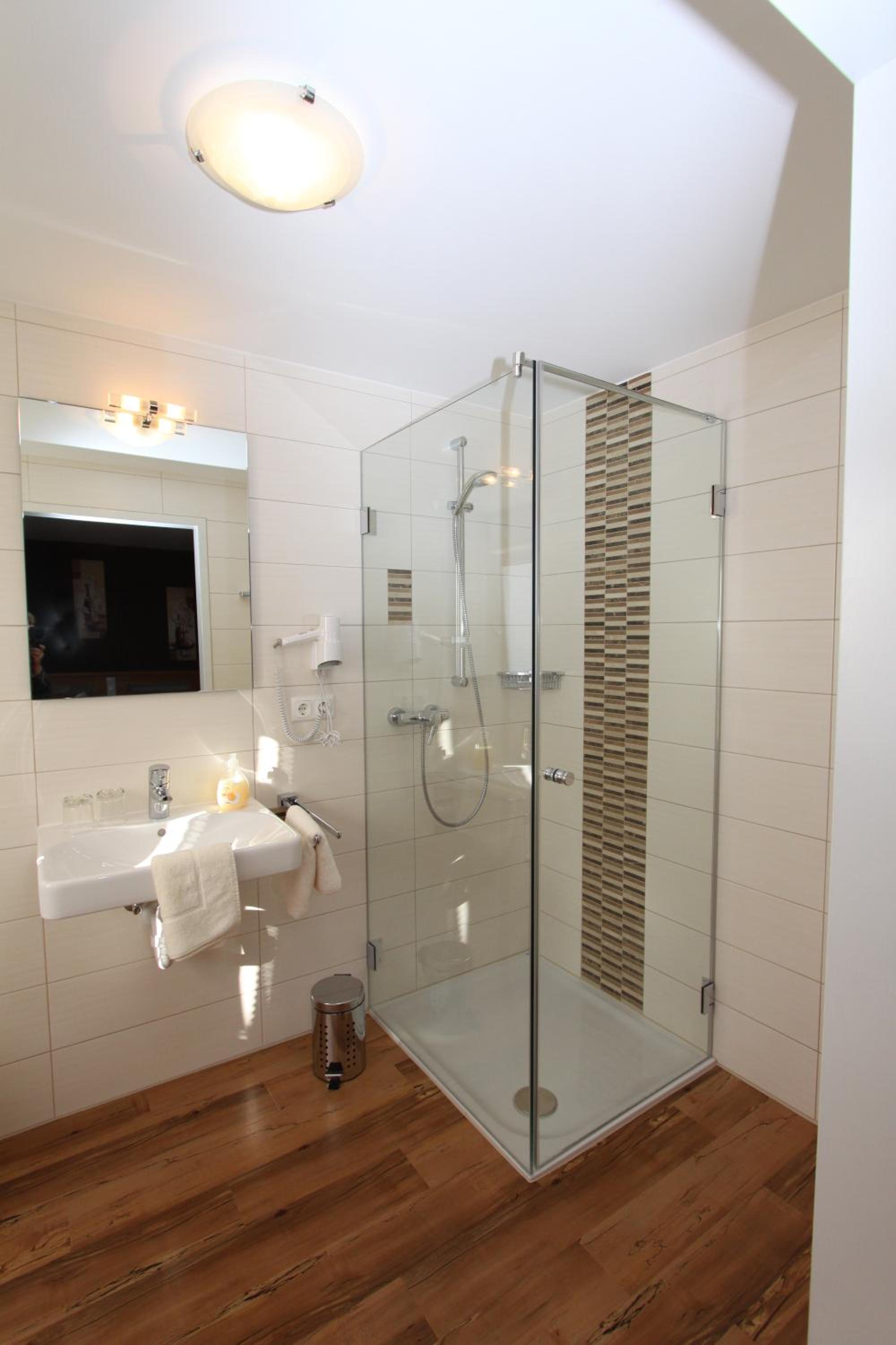 Double Room - Photo 6