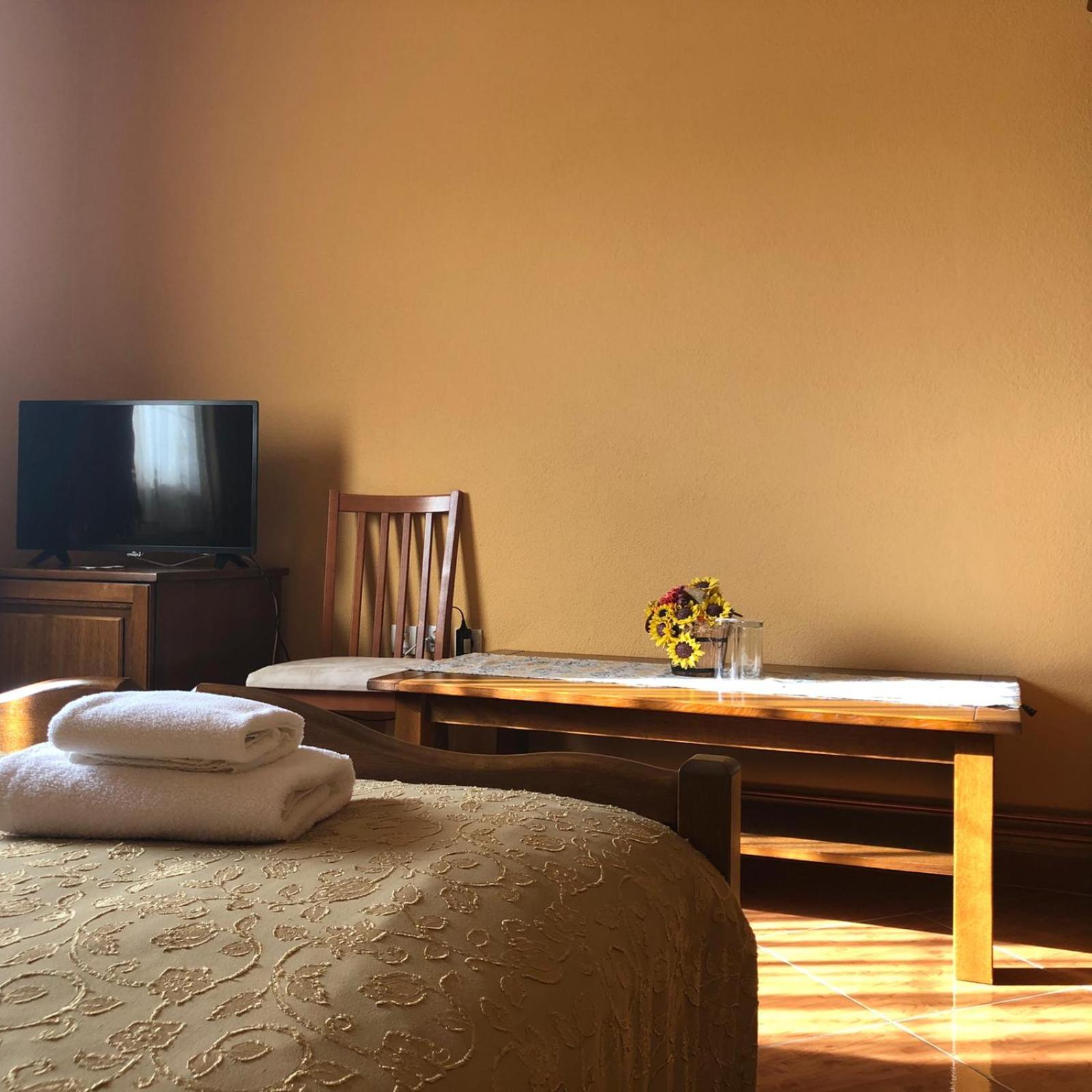 Double Room - Photo 8