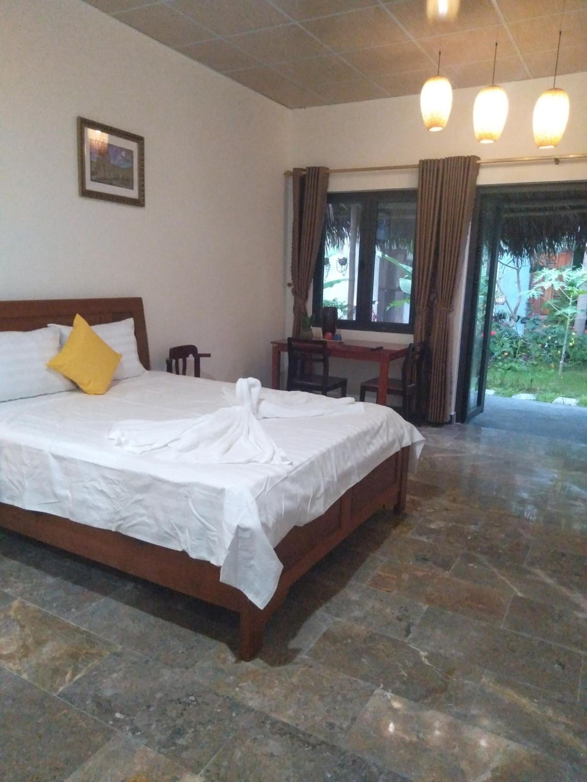 Deluxe Bungalow with Garden View