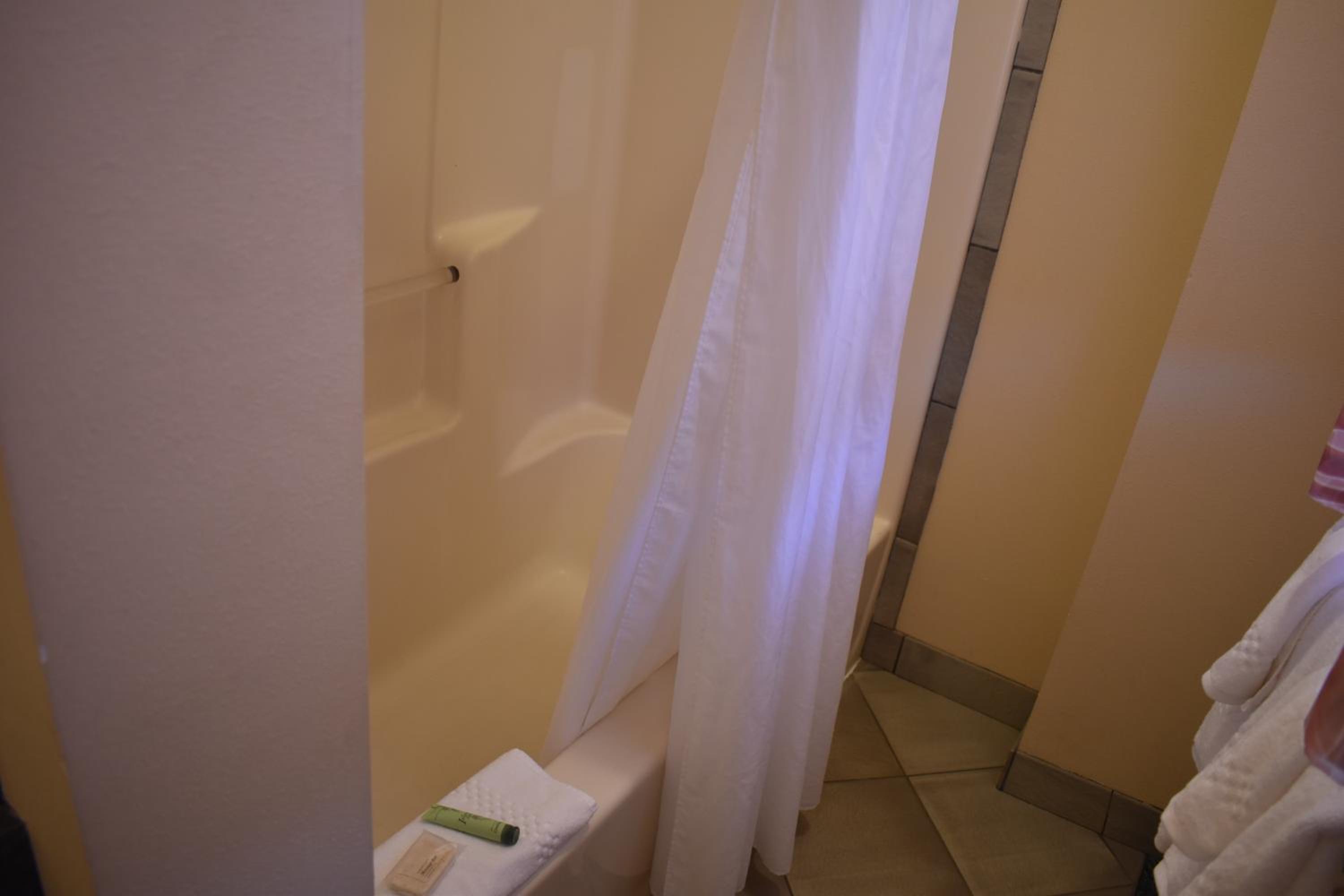 Triple Room - Photo 2