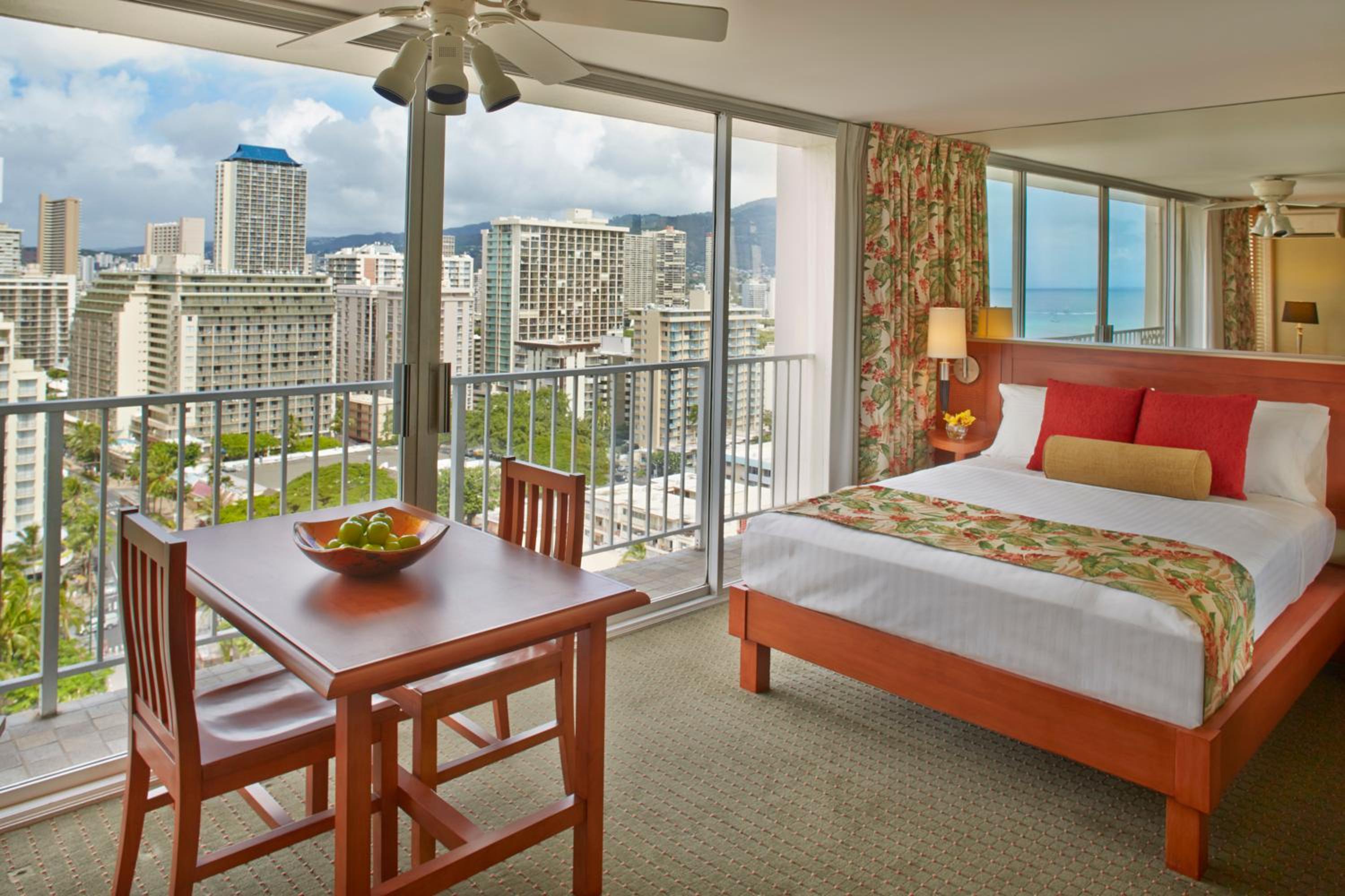 Partial Ocean View Studio Suite with One Queen Bed