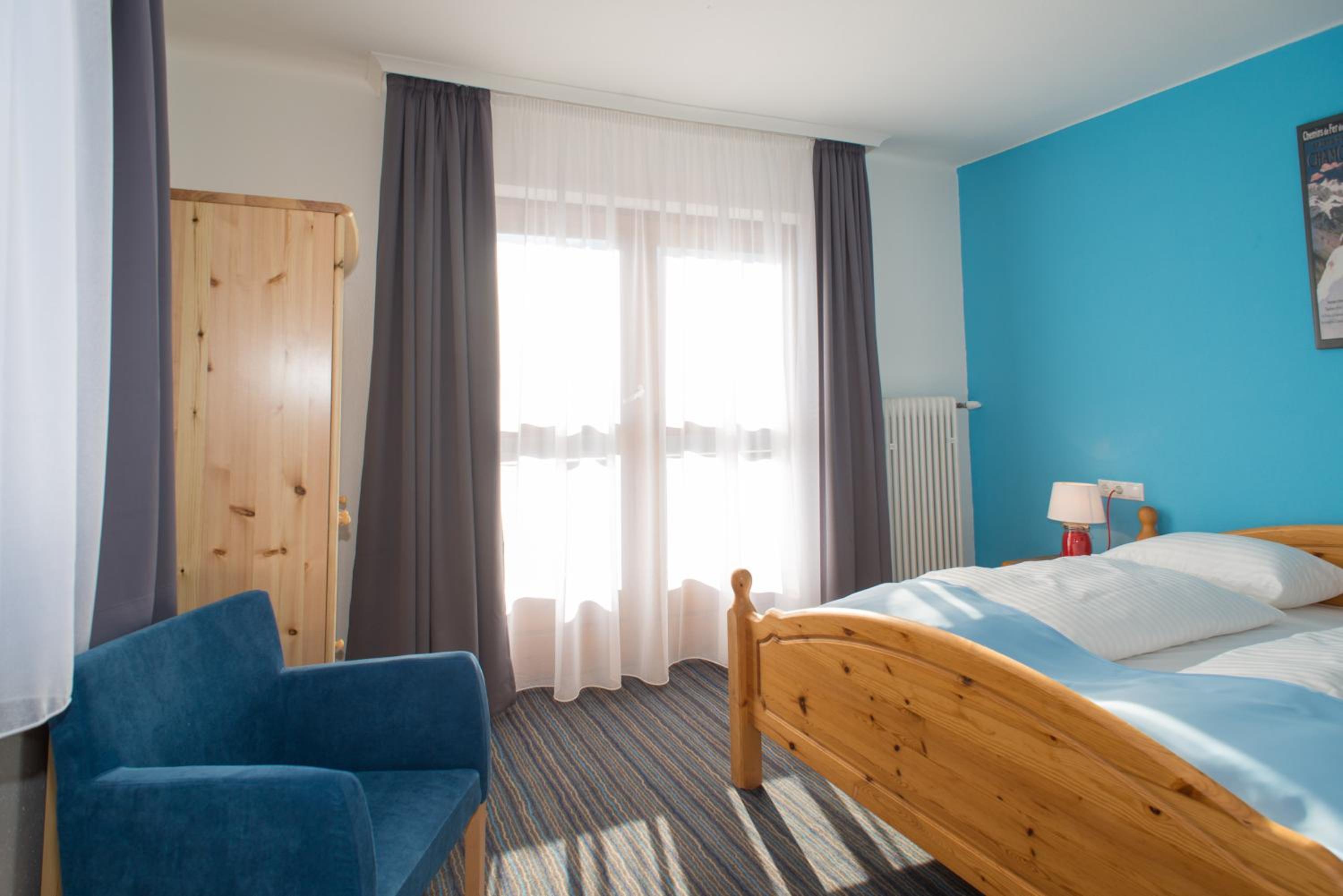 Double Room with Balcony - Photo 5