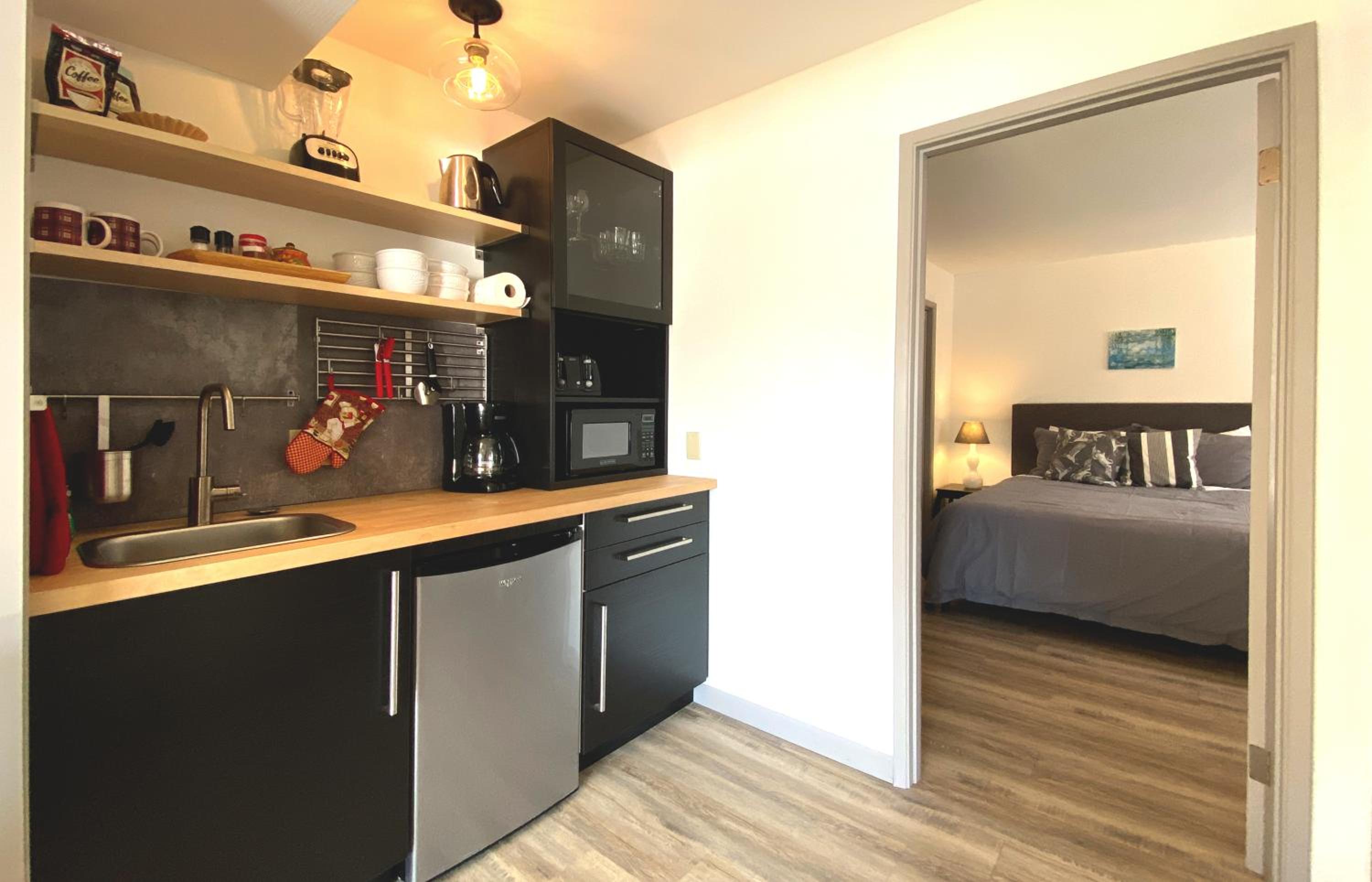 One-Bedroom Apartment - Photo 18