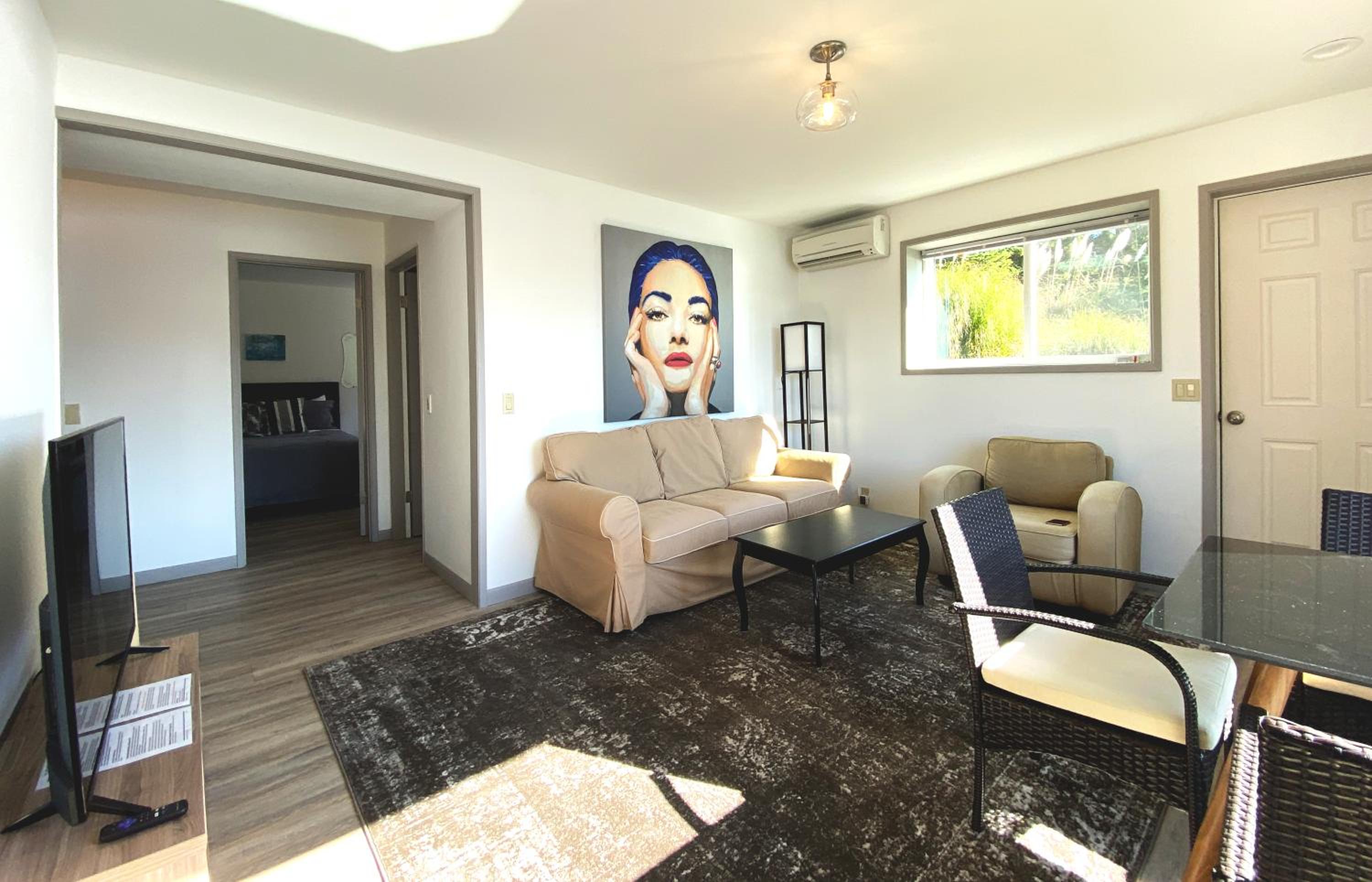 One-Bedroom Apartment - Photo 19