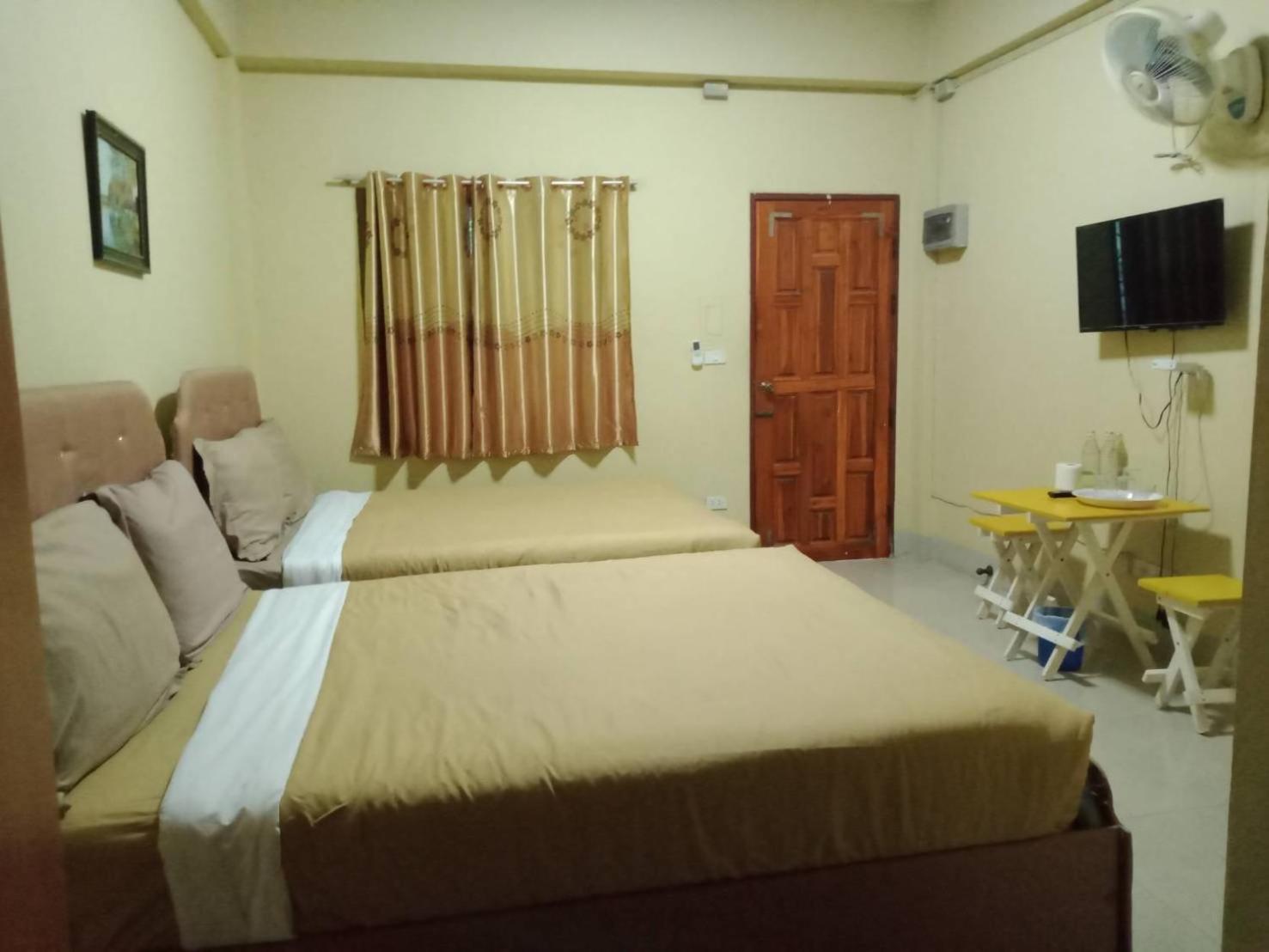 Quadruple Room - Photo 7