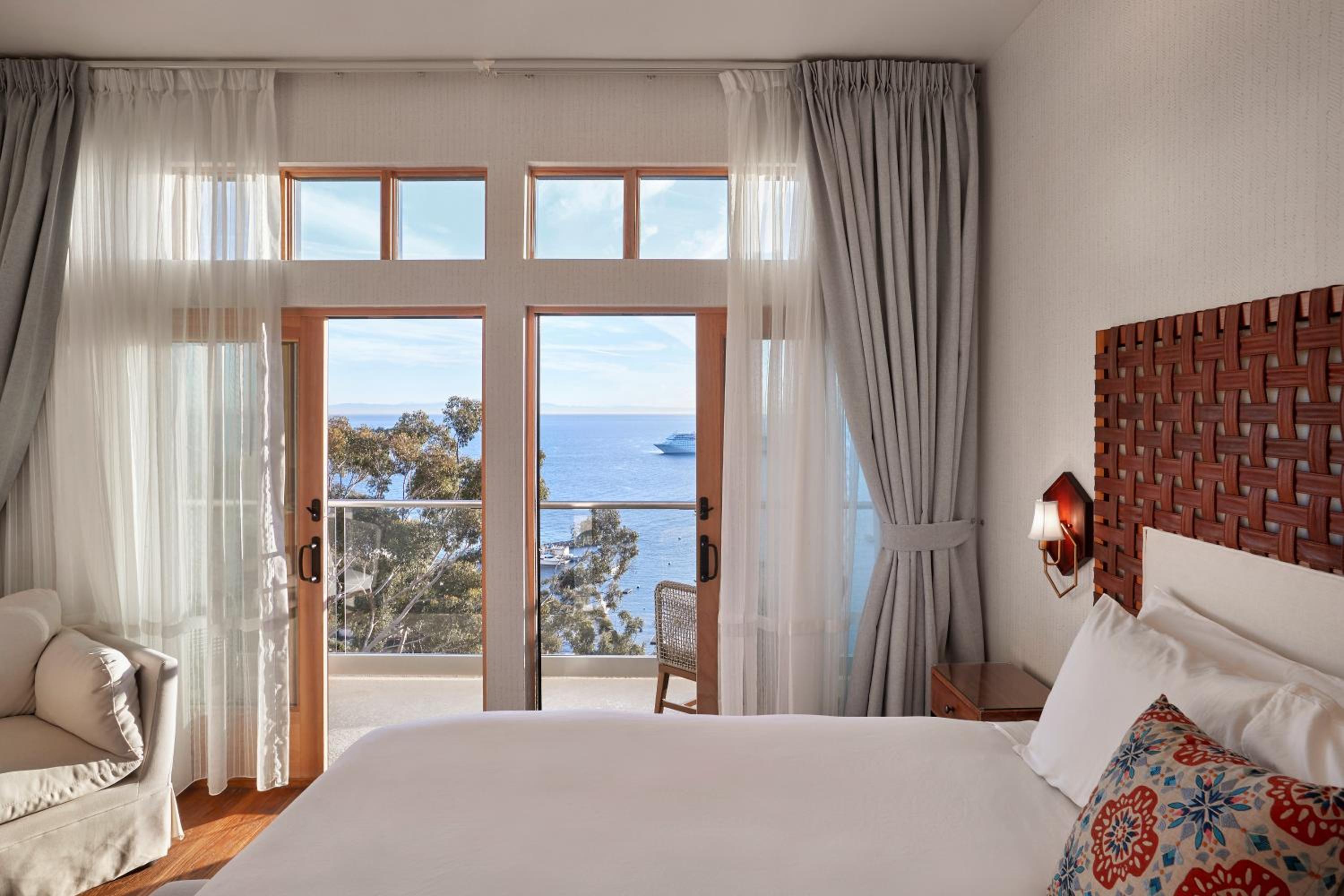 King Suite with Ocean View - Photo 15