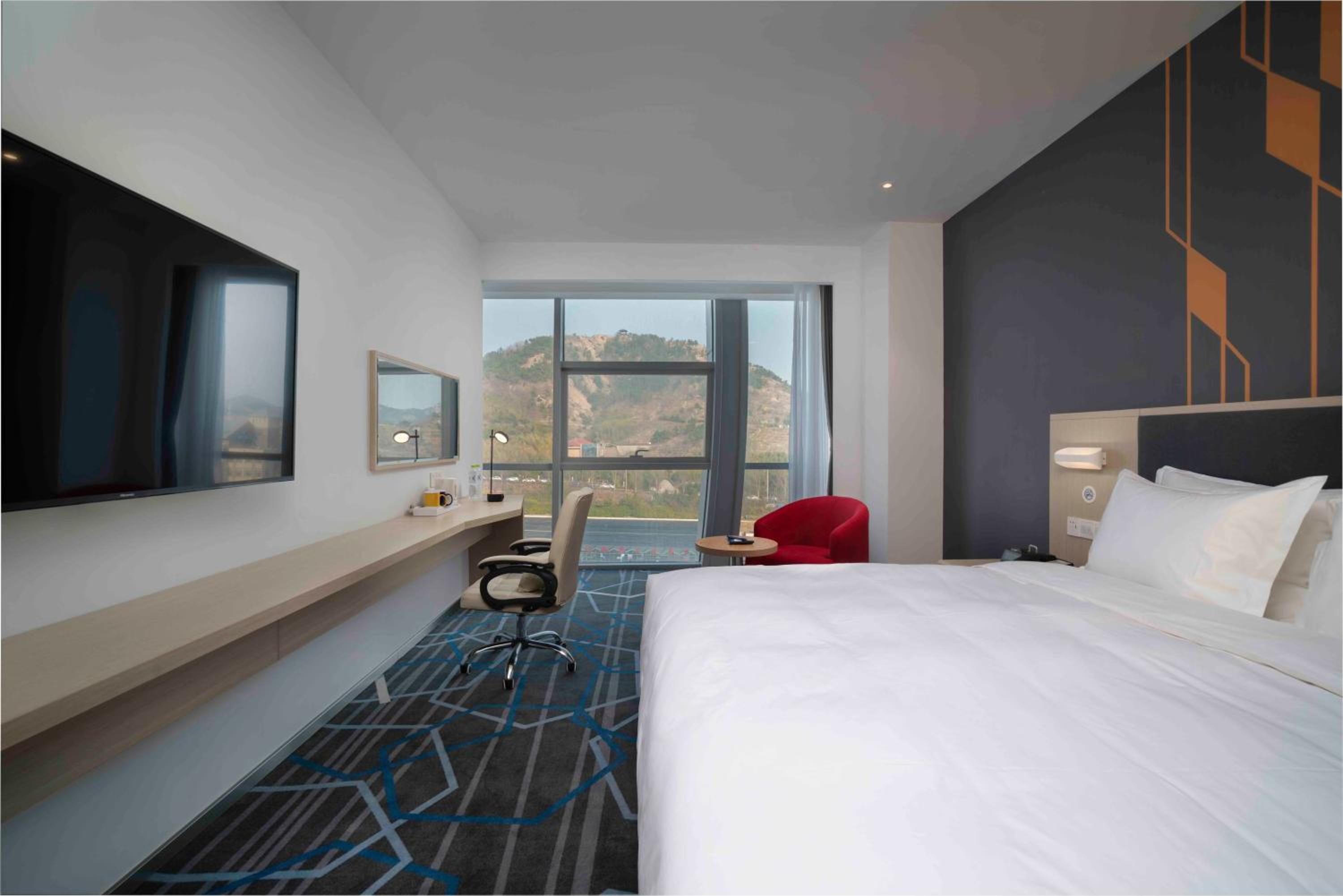 Standard King Room - Accessible - Photo 1