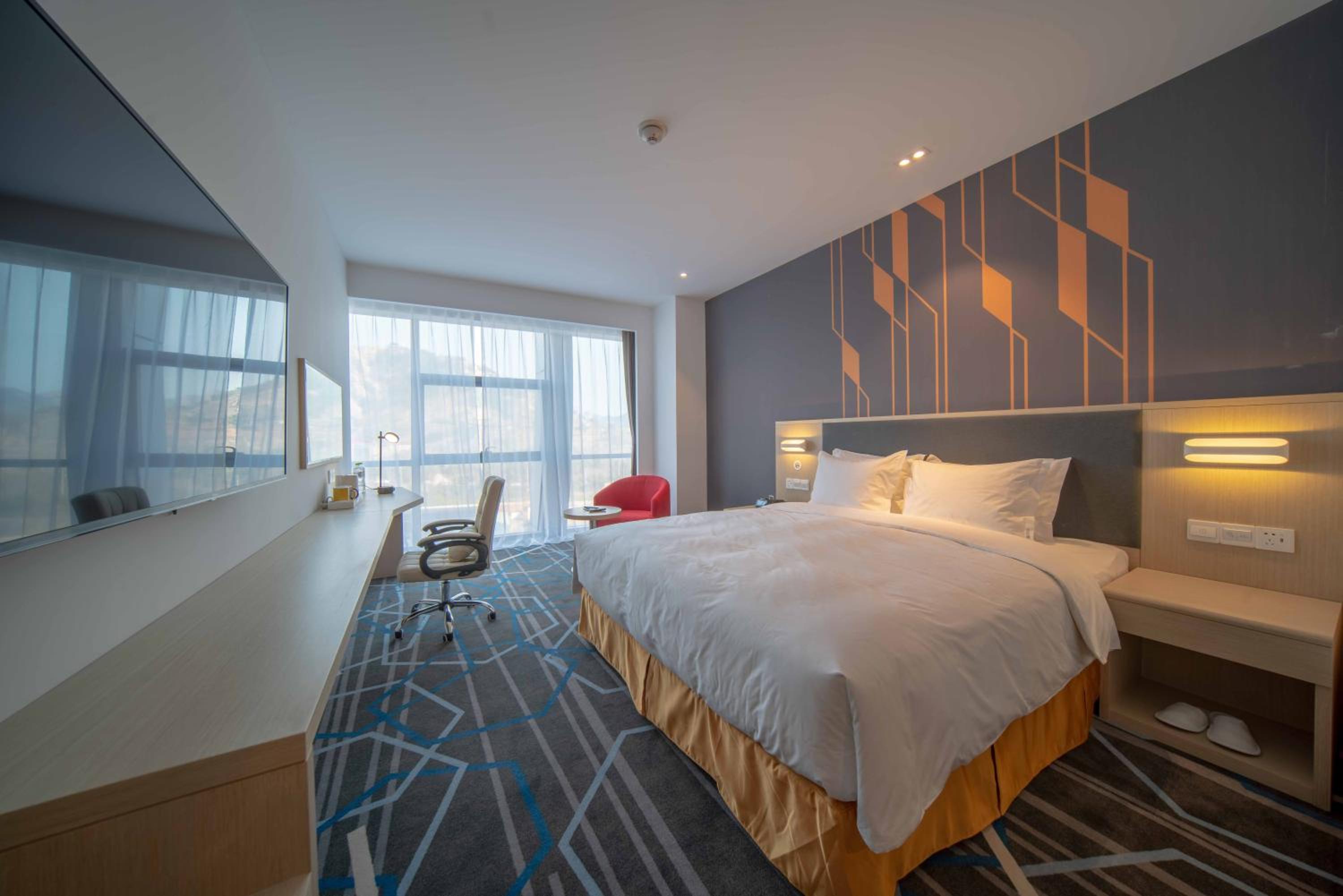 Standard King Room - Accessible - Photo 5