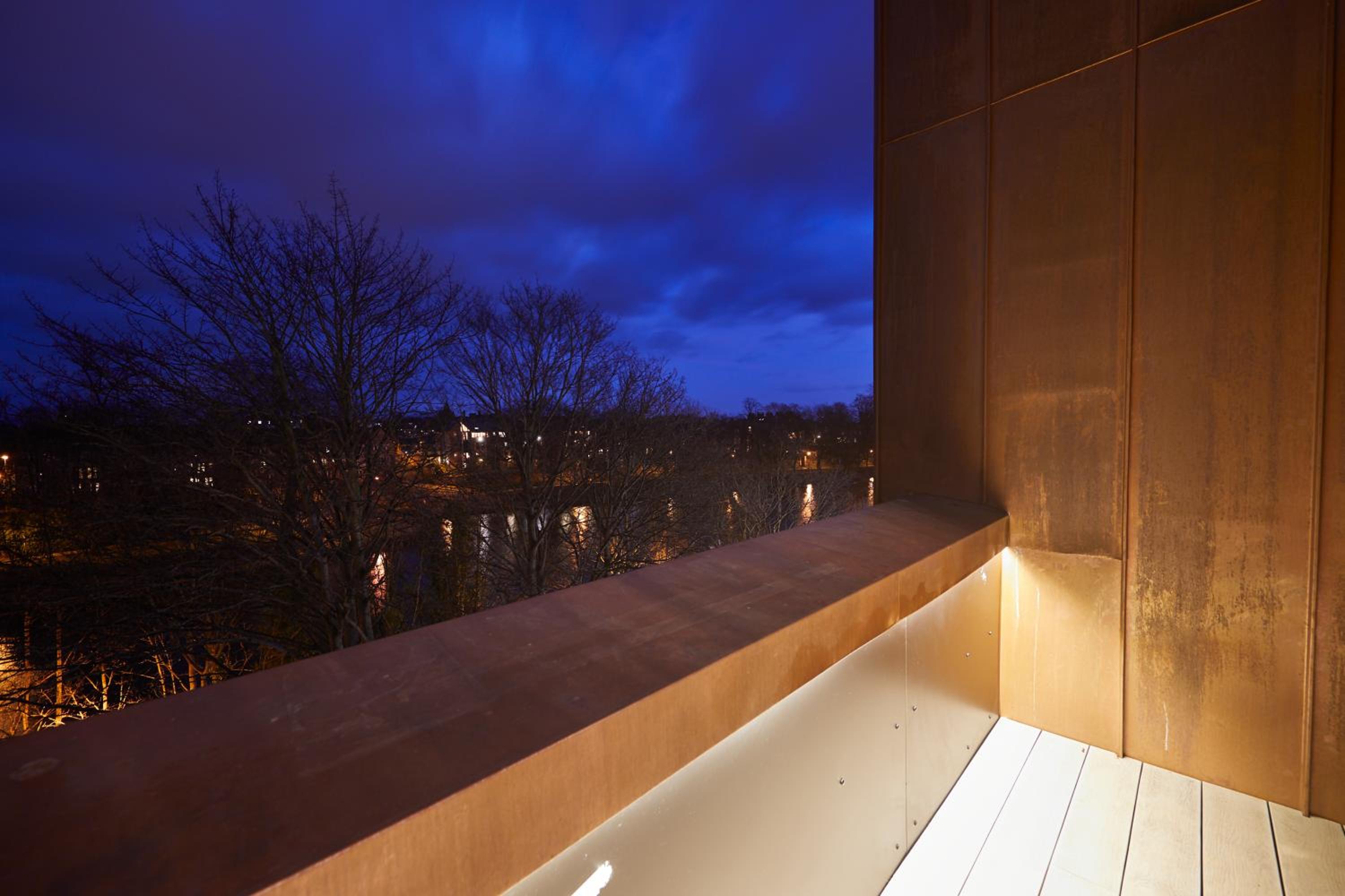 Loft Suite with Balcony and View - Photo 4