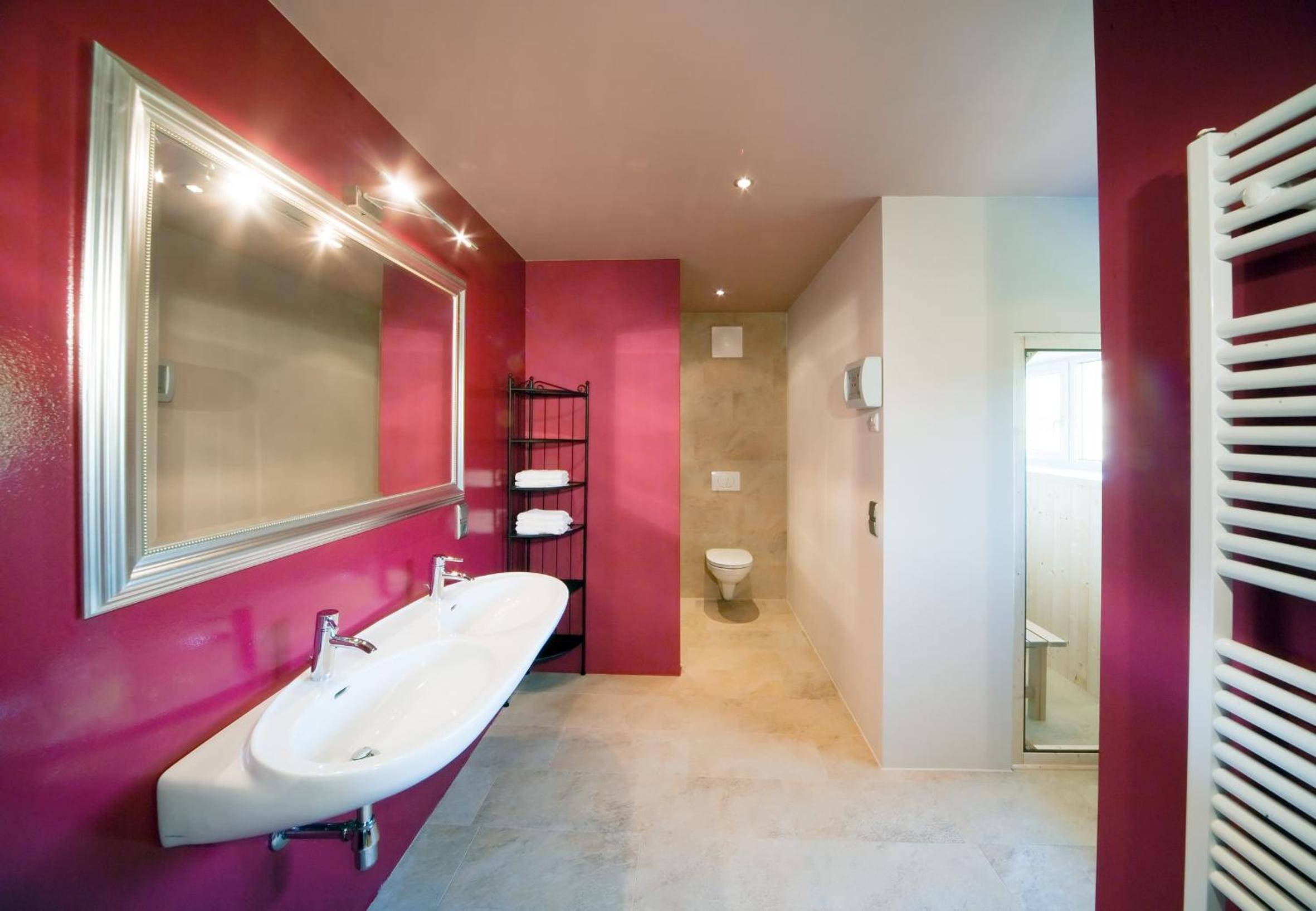 Deluxe Junior Suite photo 2