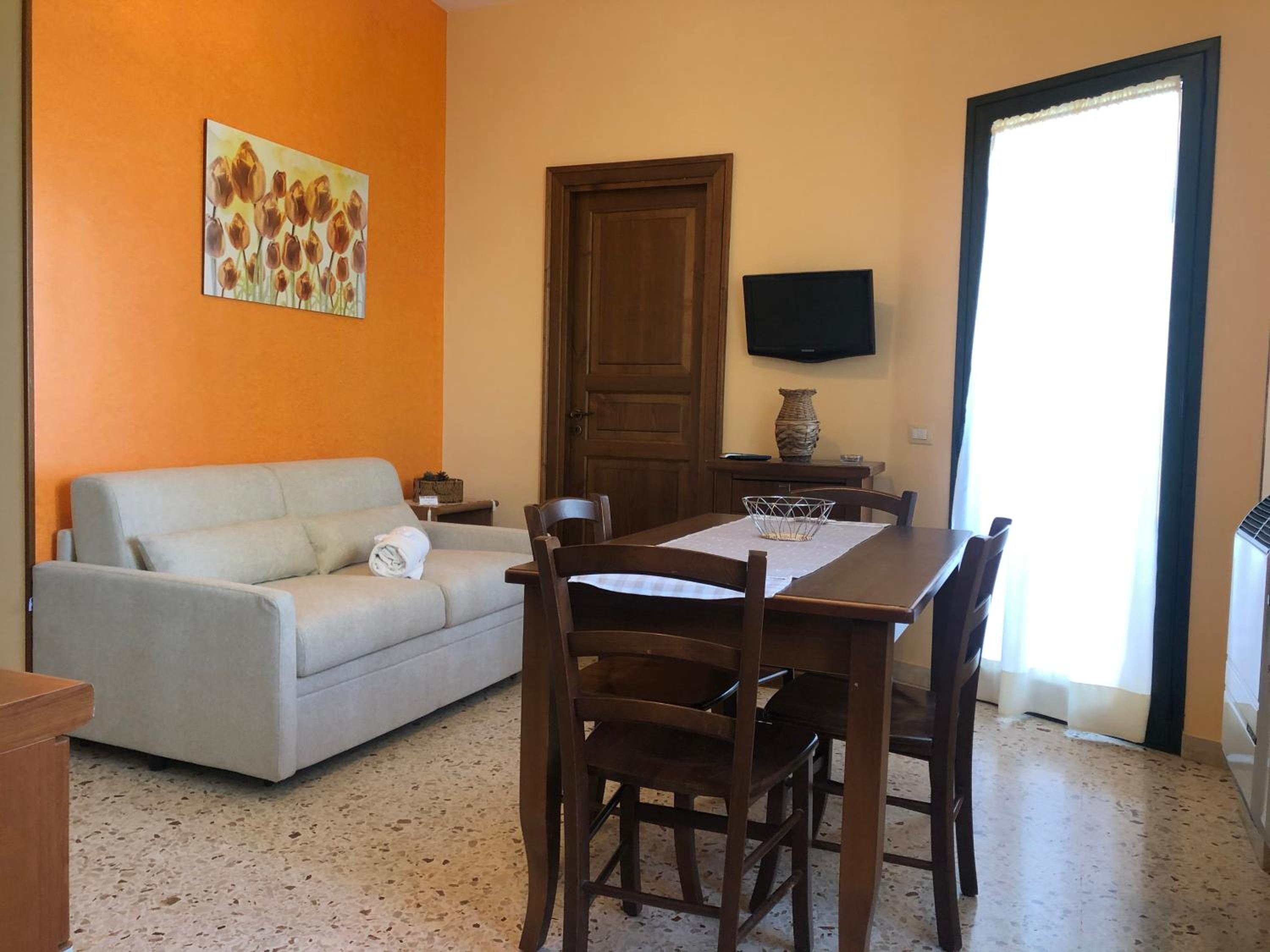 Small Two-Bedroom Apartment with Sea View photo 1
