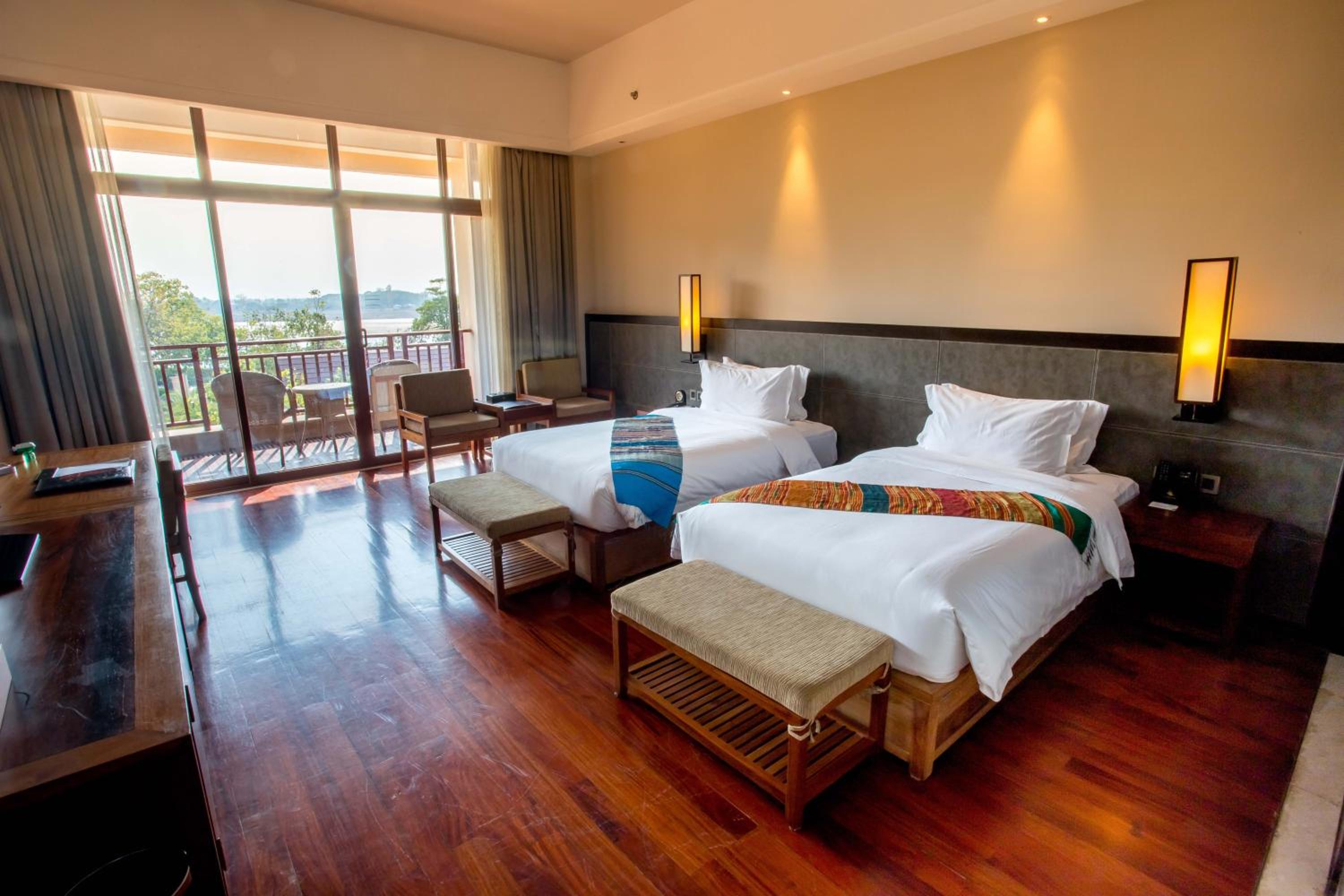 Superior Twin Room with Riverview photo 2
