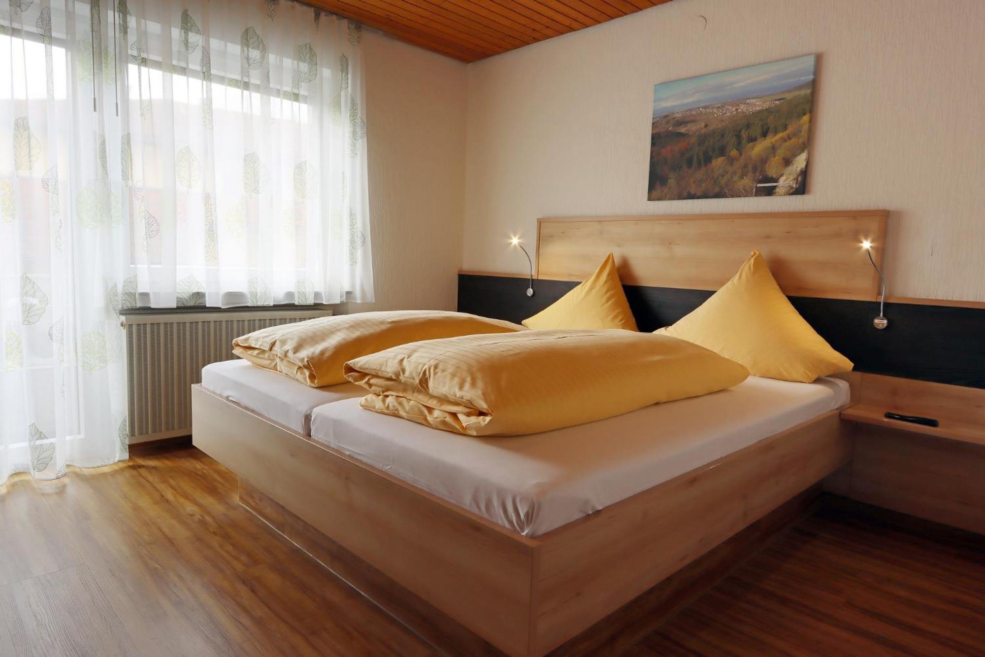 Double Room with Private Bathroom - Photo 3