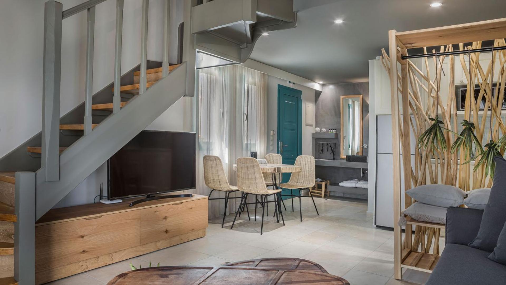 Apartment - Split Level photo 3