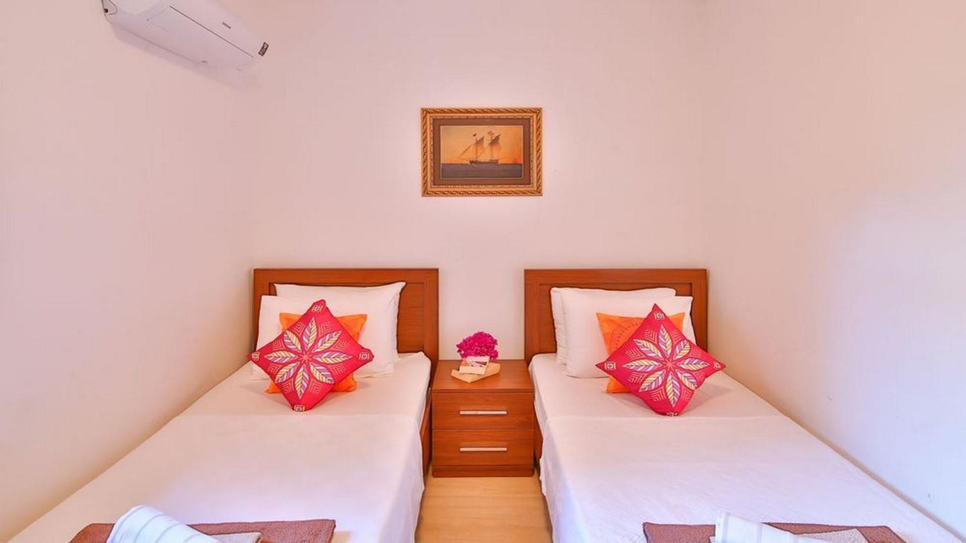 Villa photo 1
