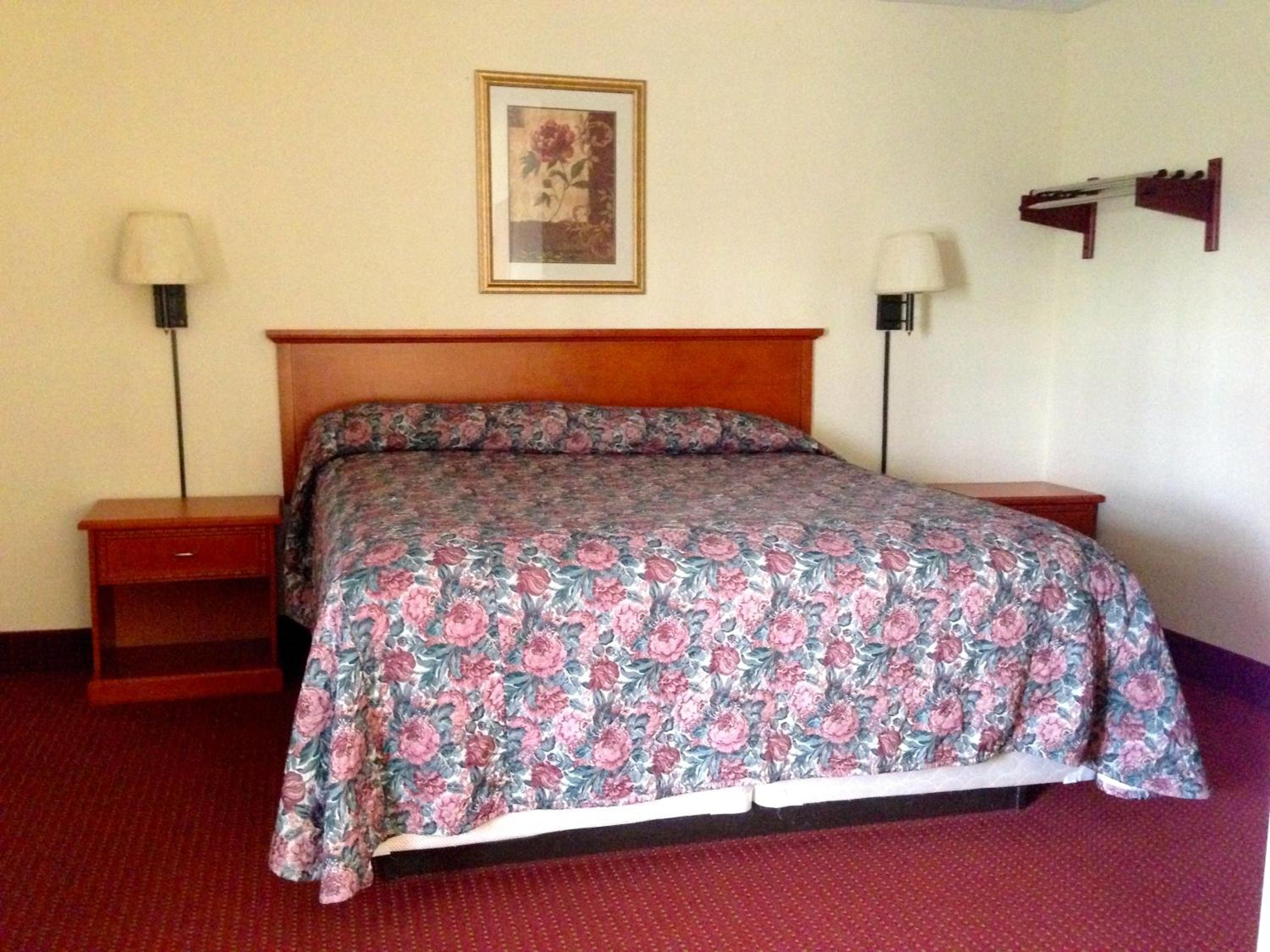 King Room - Non-Smoking photo 2