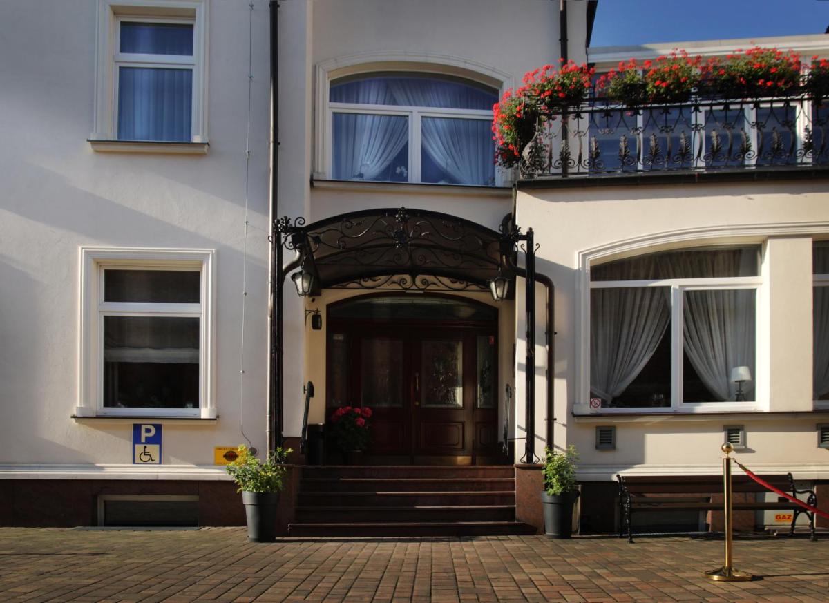 Deluxe Double Room with Balcony - Photo 3