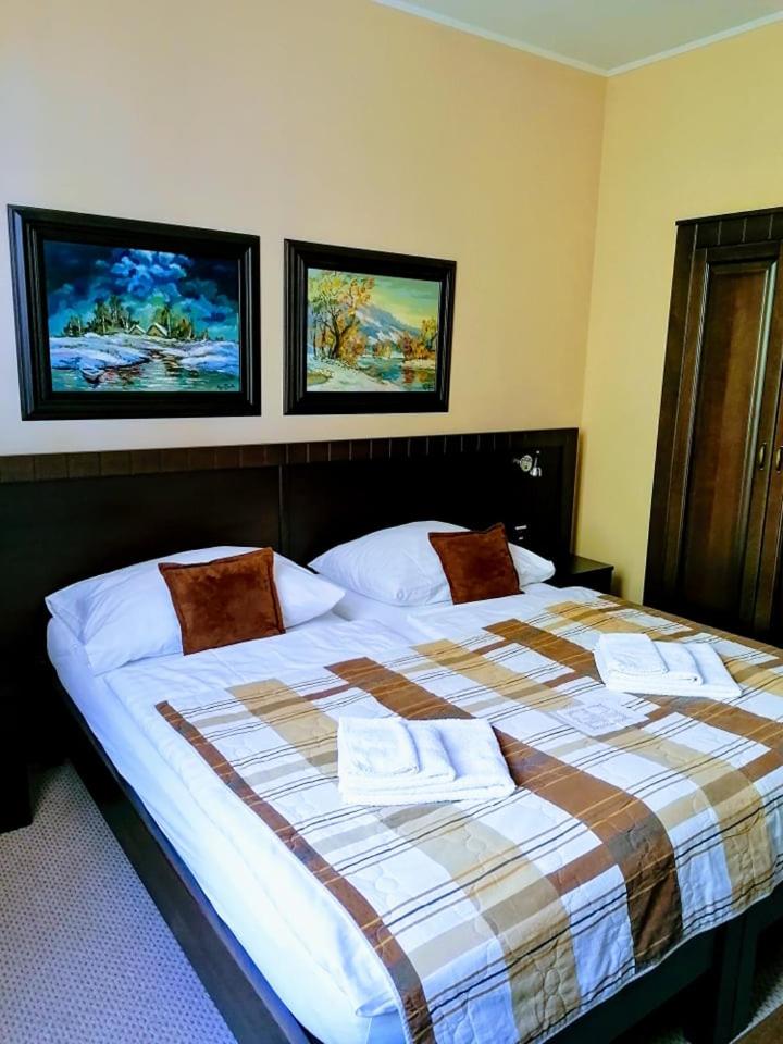 Standard Twin Room - Photo 2