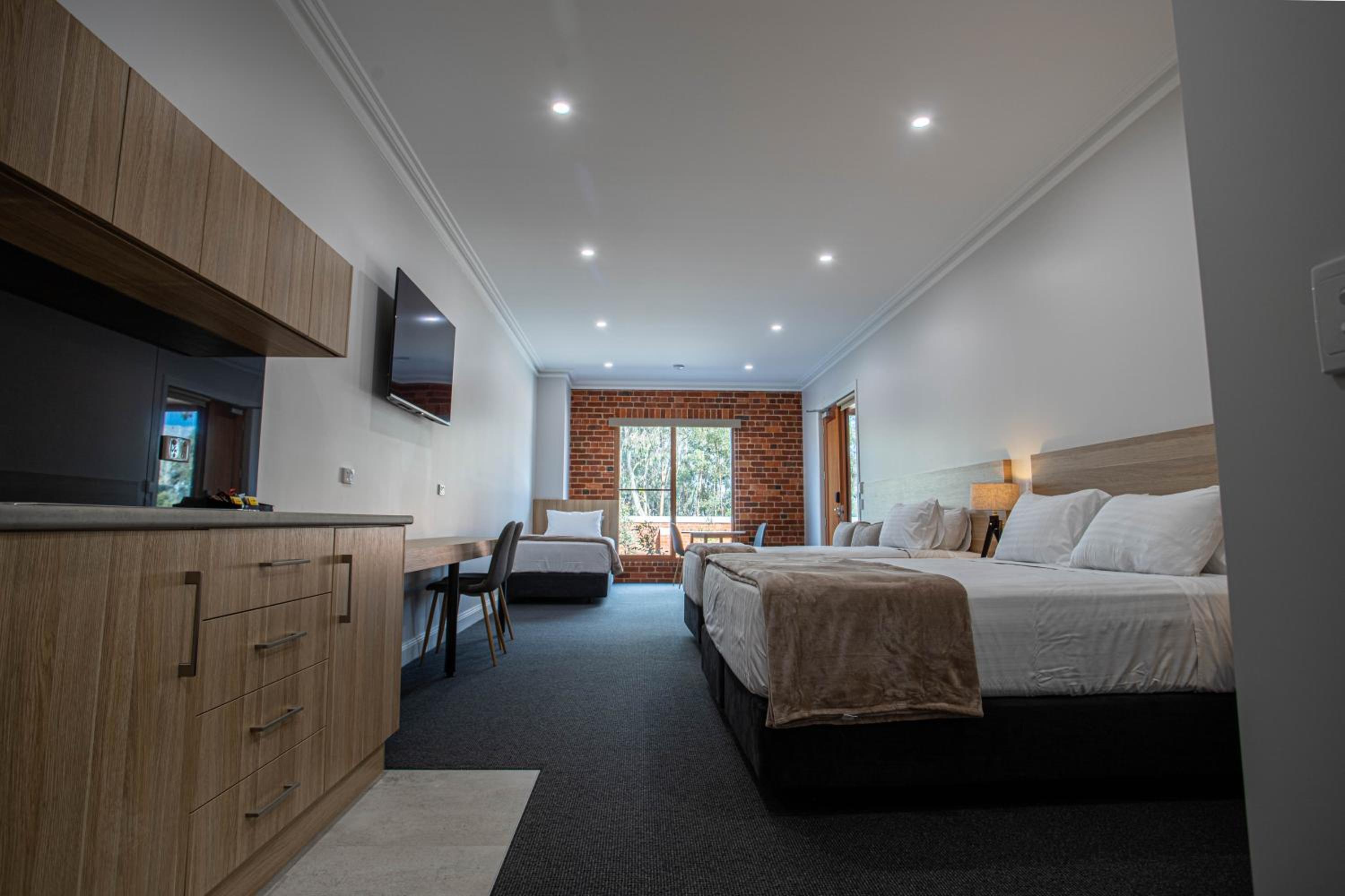 Family Room - Photo 4
