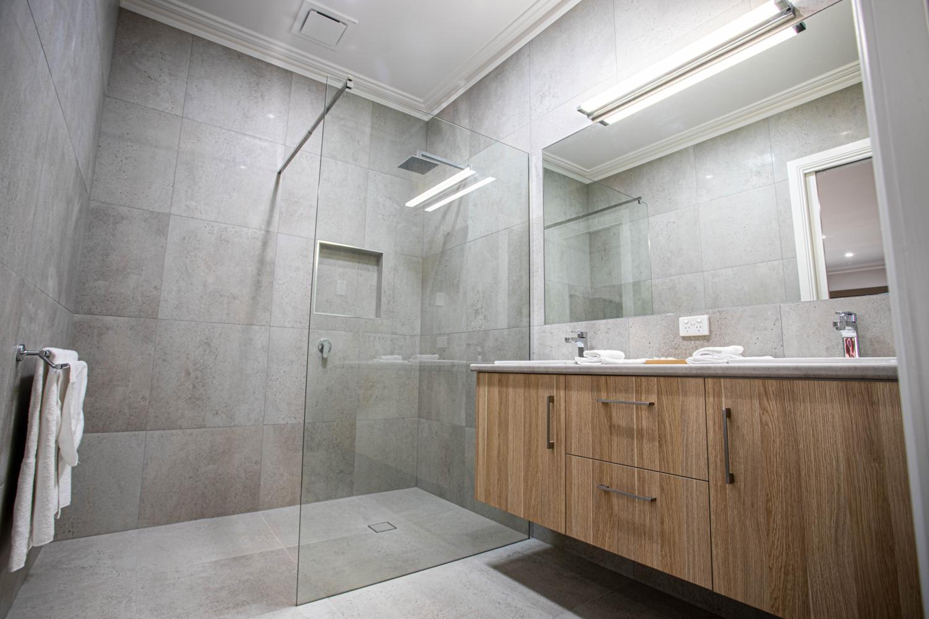 Standard King Room - Photo 2