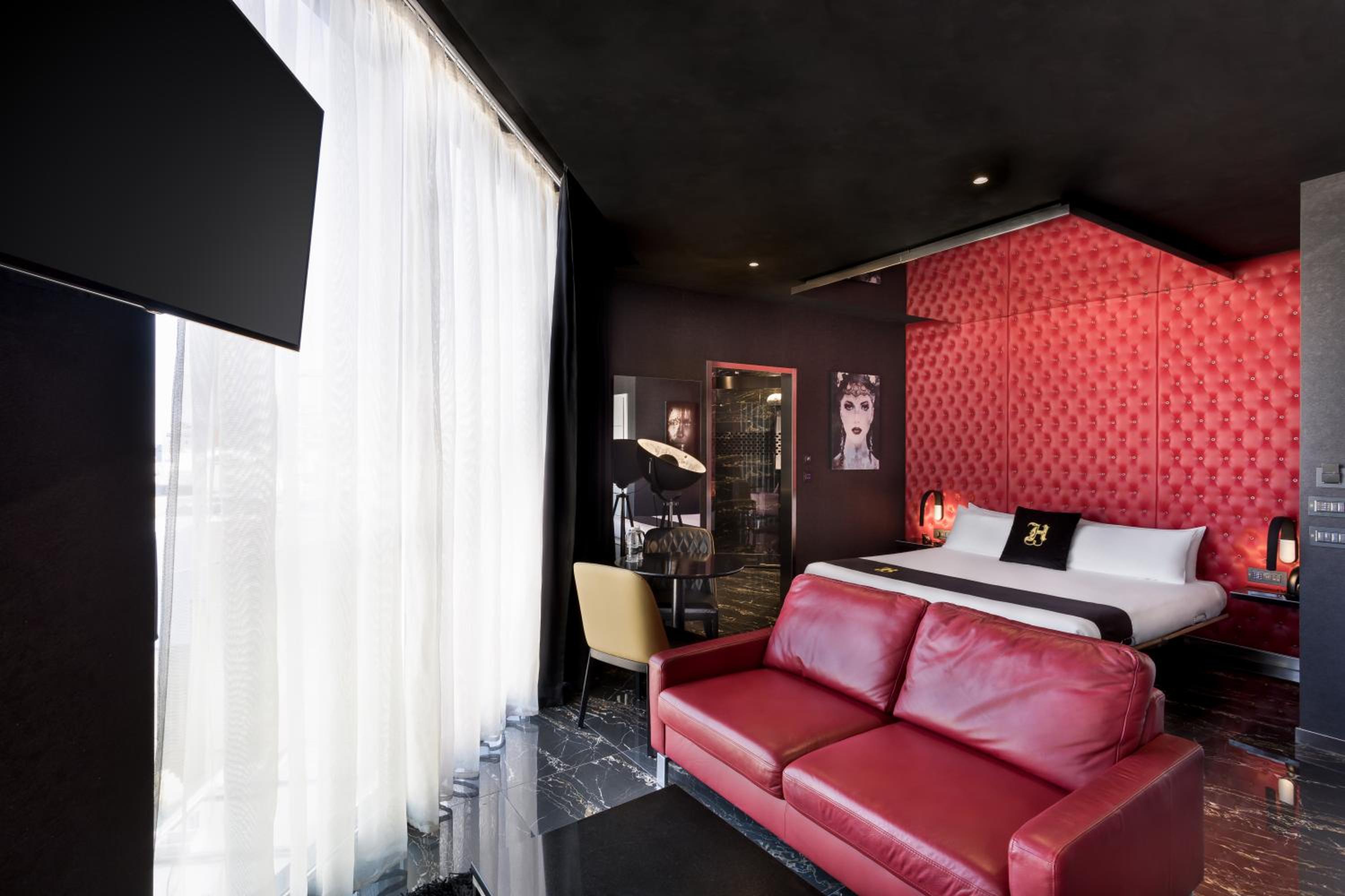 Superior Suite with Hot Tub and Sea View