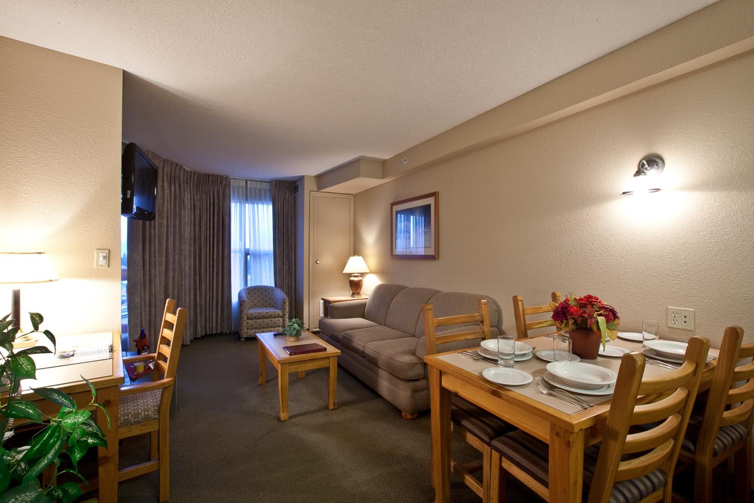 One-Bedroom Suite photo 2