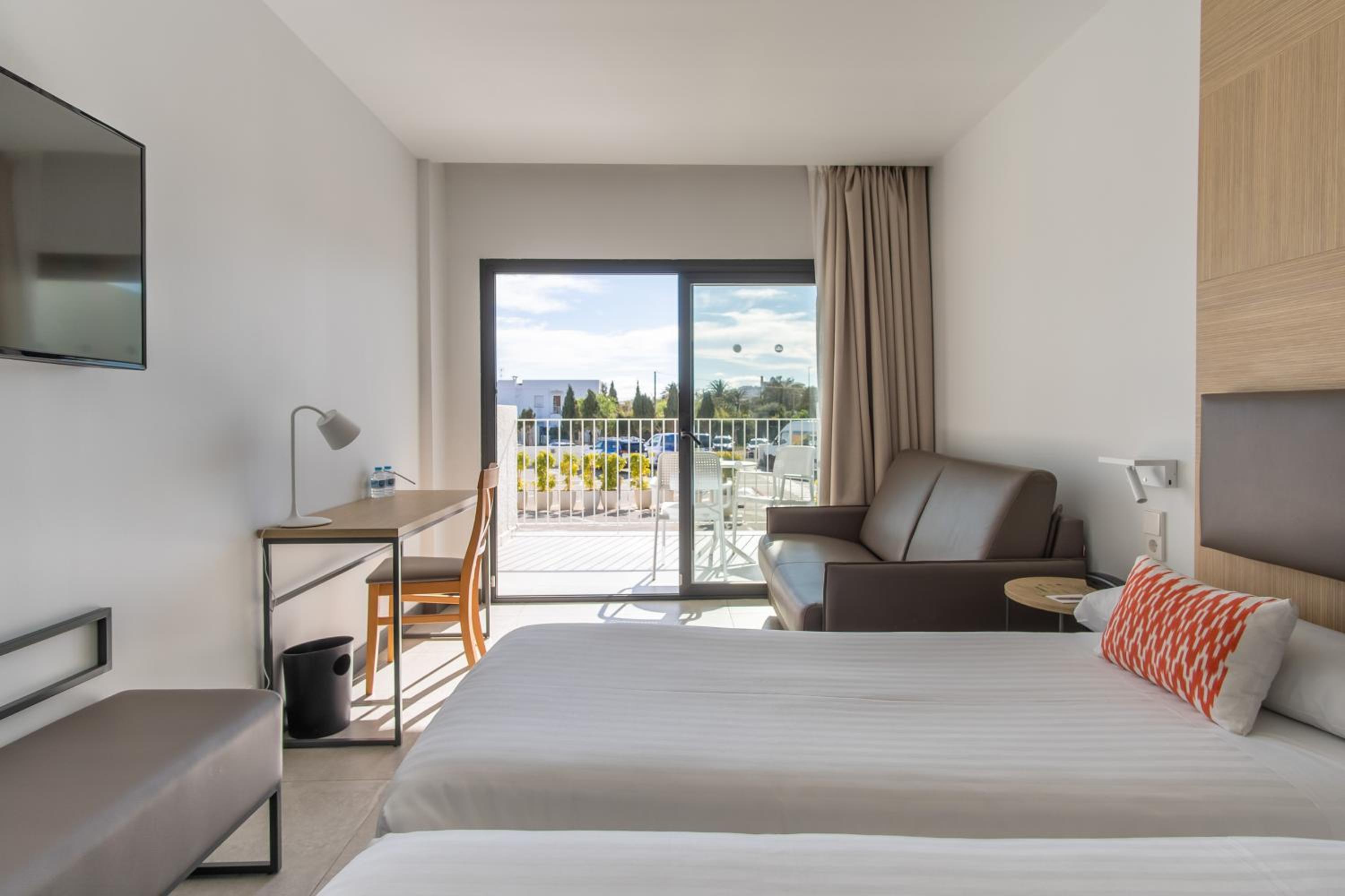 Double or Twin Room - Photo 1