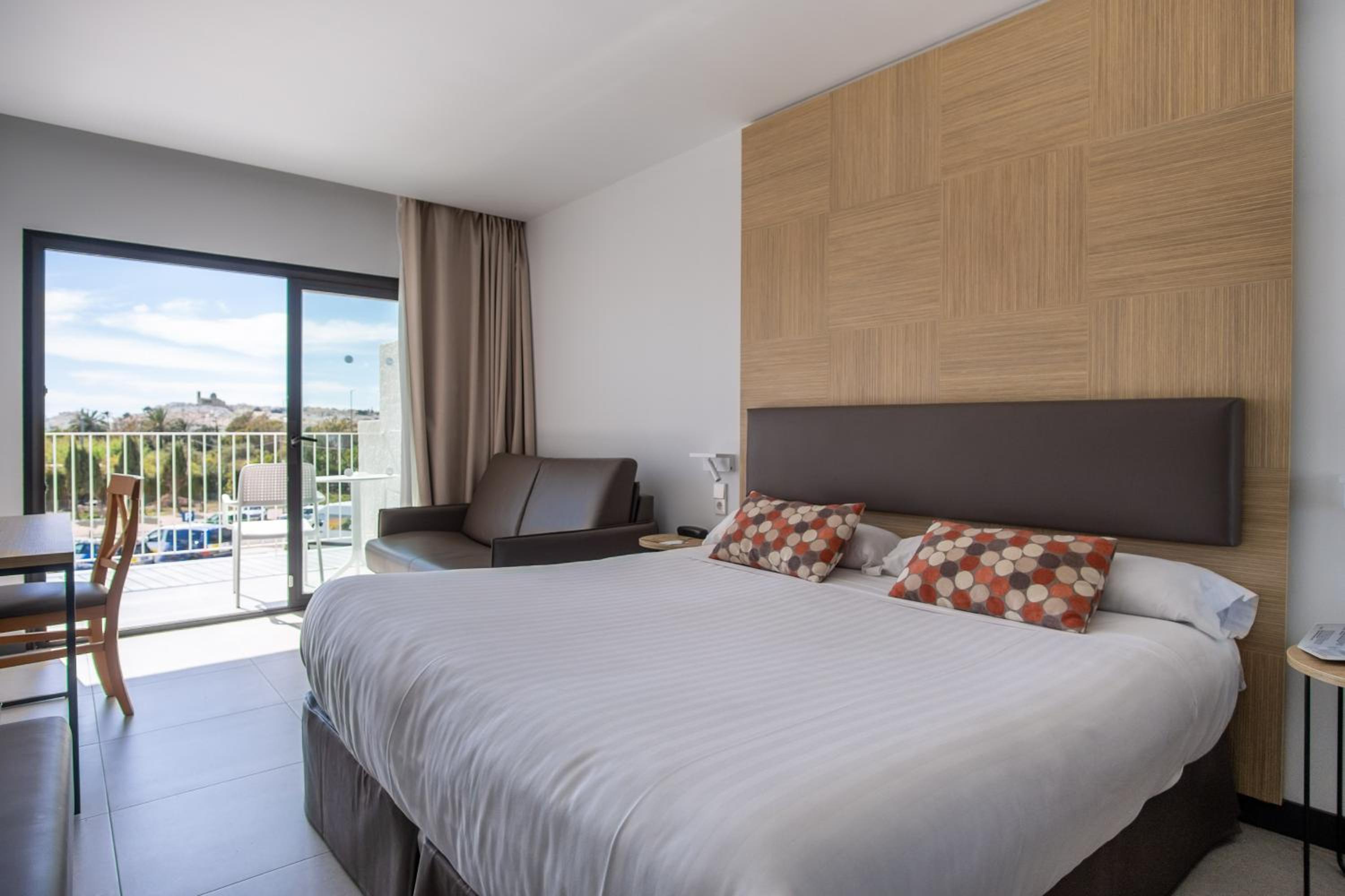 Habitación Doble Comfort (2 adultos) Habitación Doble Comfort (2 adultos)