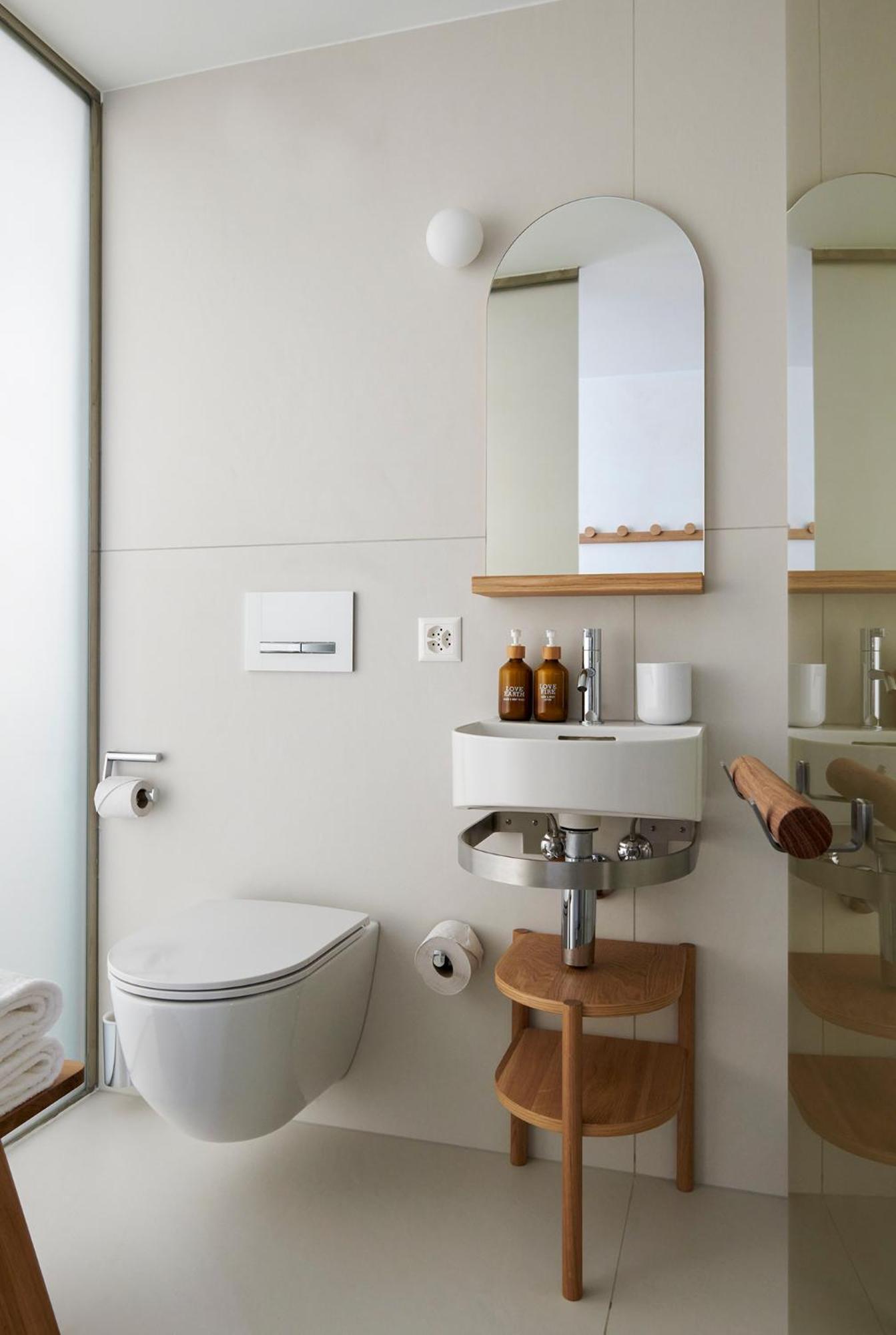 Double Room with Balcony - Photo 4