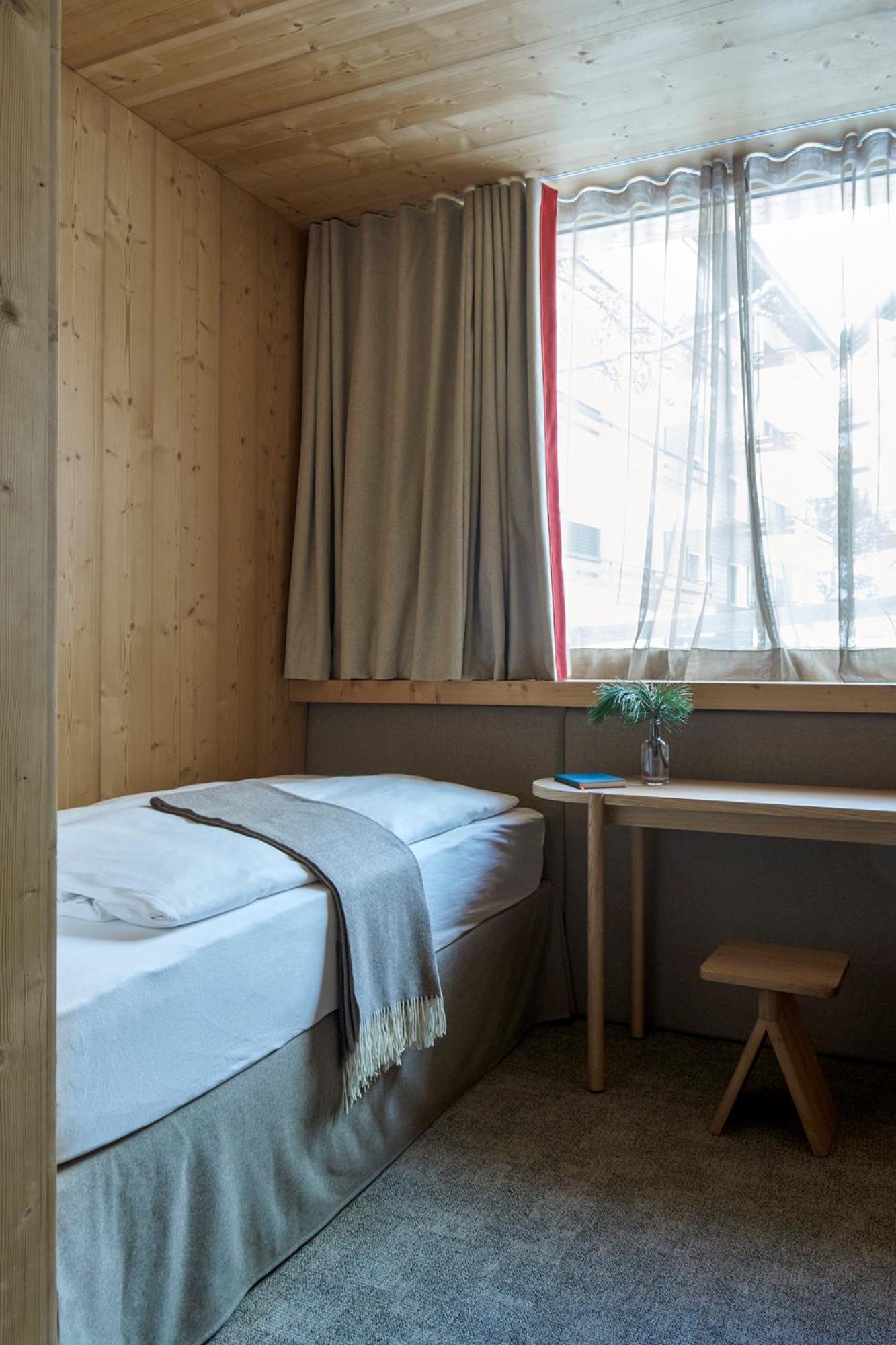 Twin Room - Disability Access - Photo 3