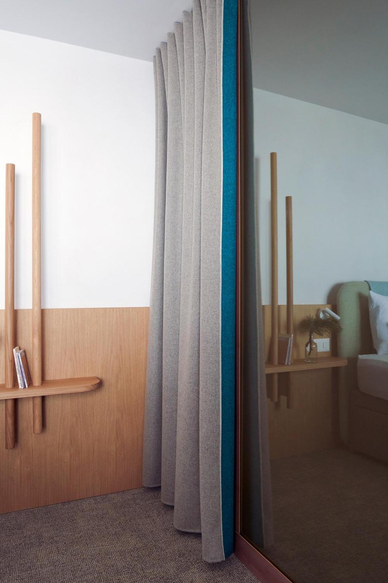 Double Room with Balcony - Photo 6