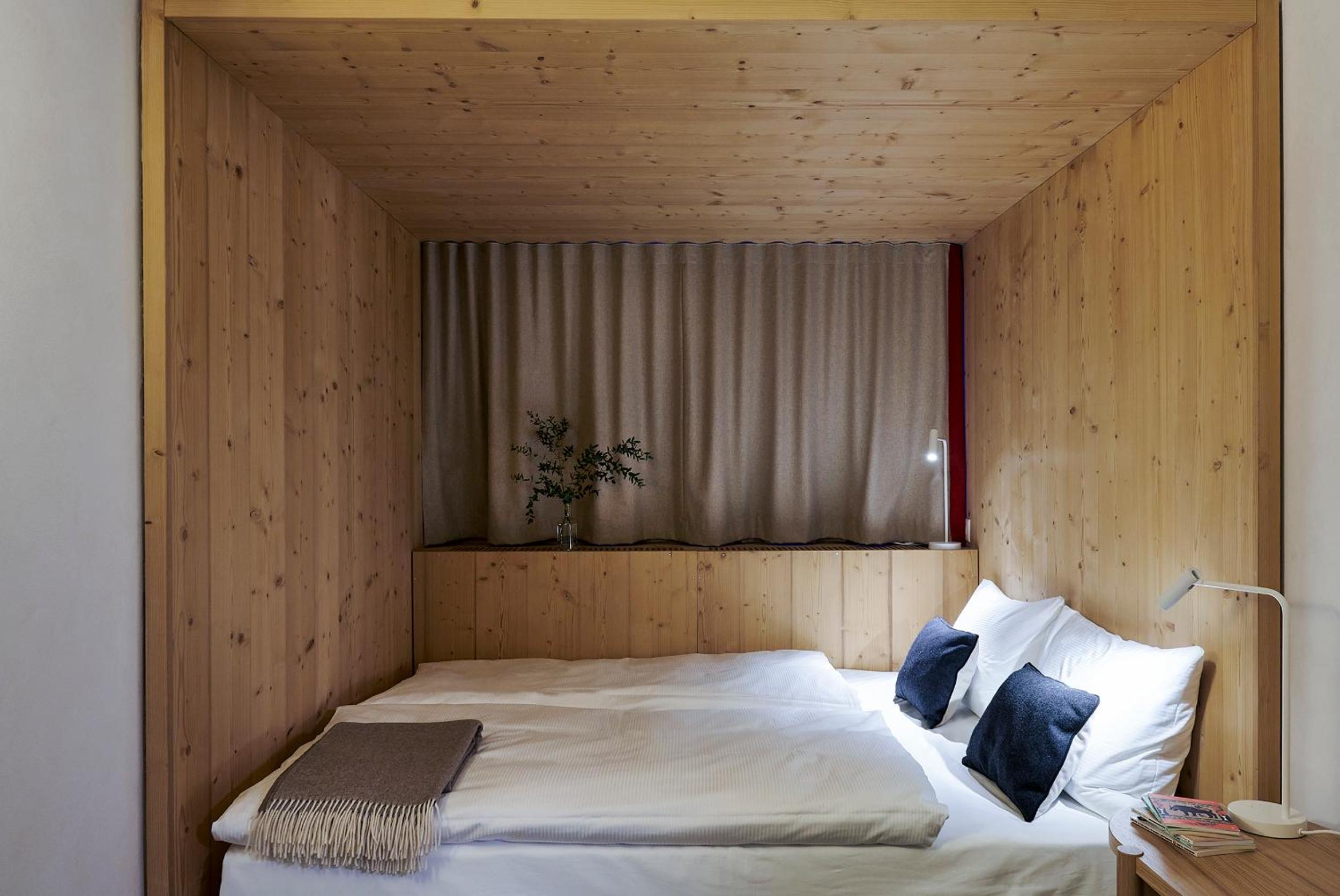 Queen Room - Photo 1
