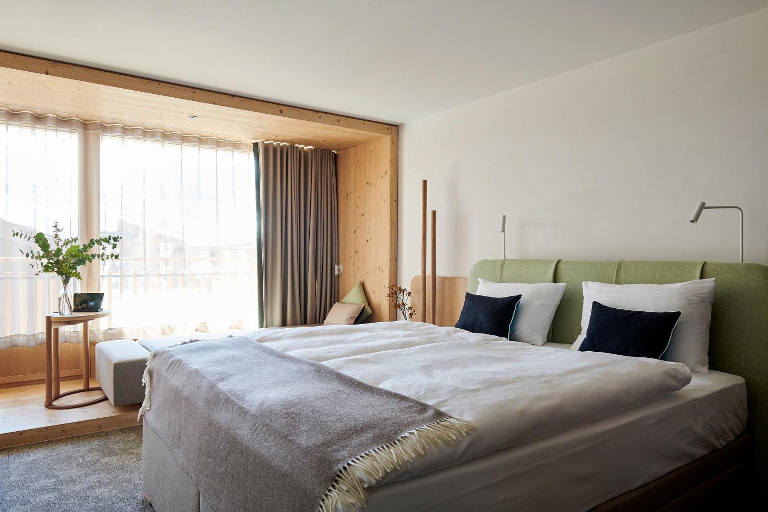 Deluxe Double Room with Balcony - Photo 1