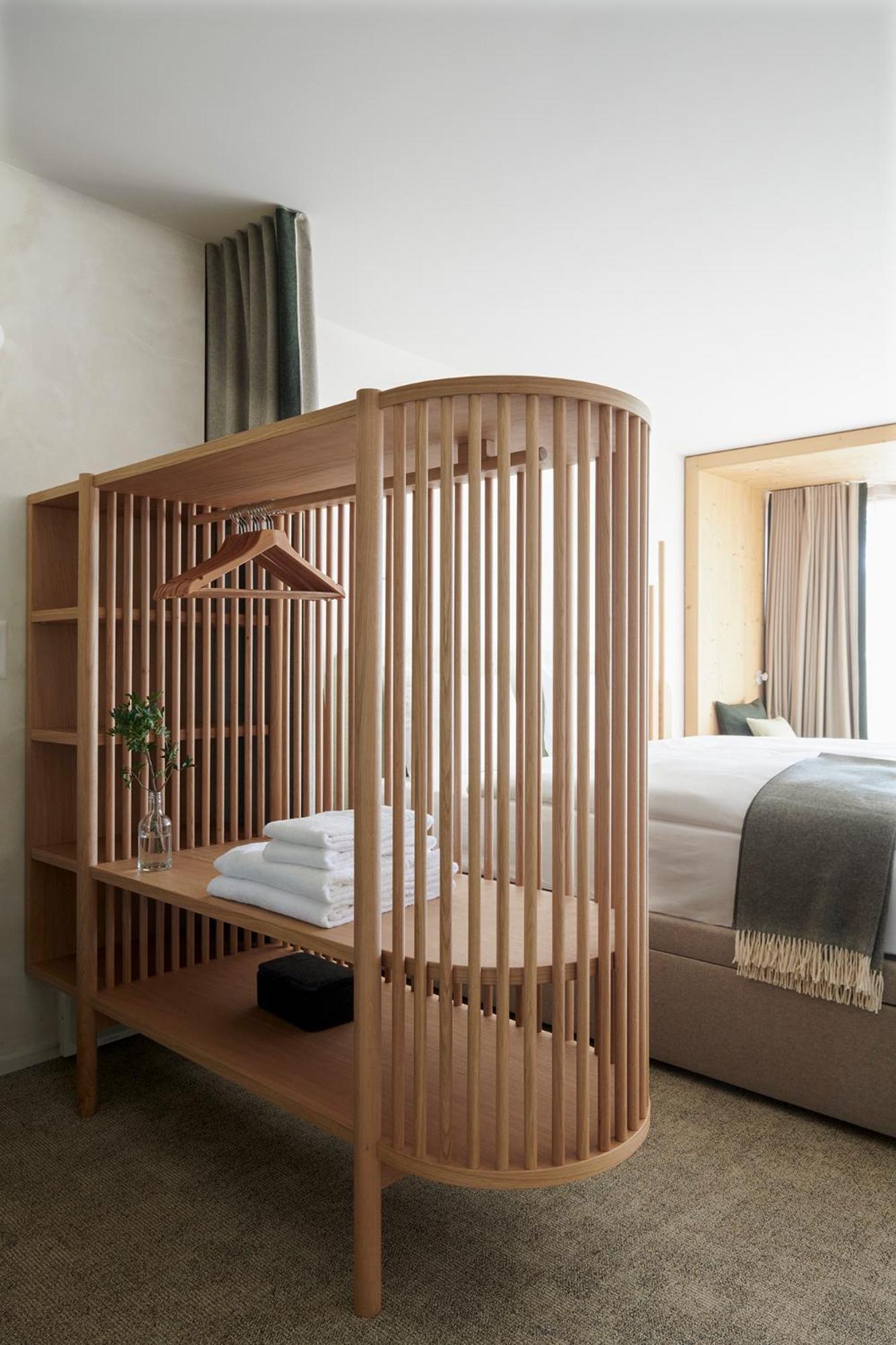 Deluxe Double Room with Balcony - Photo 5