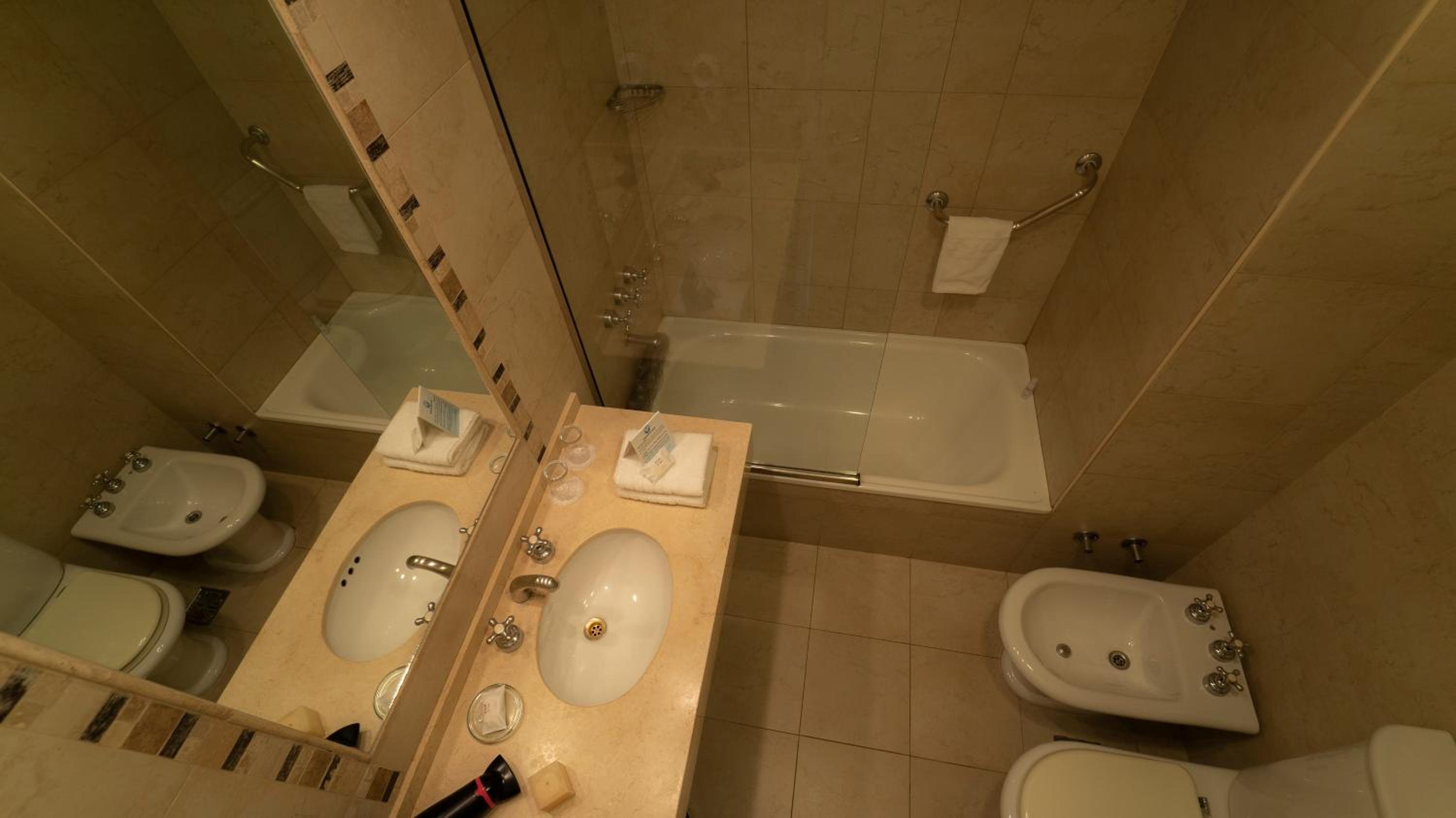 Deluxe Twin Room photo 2