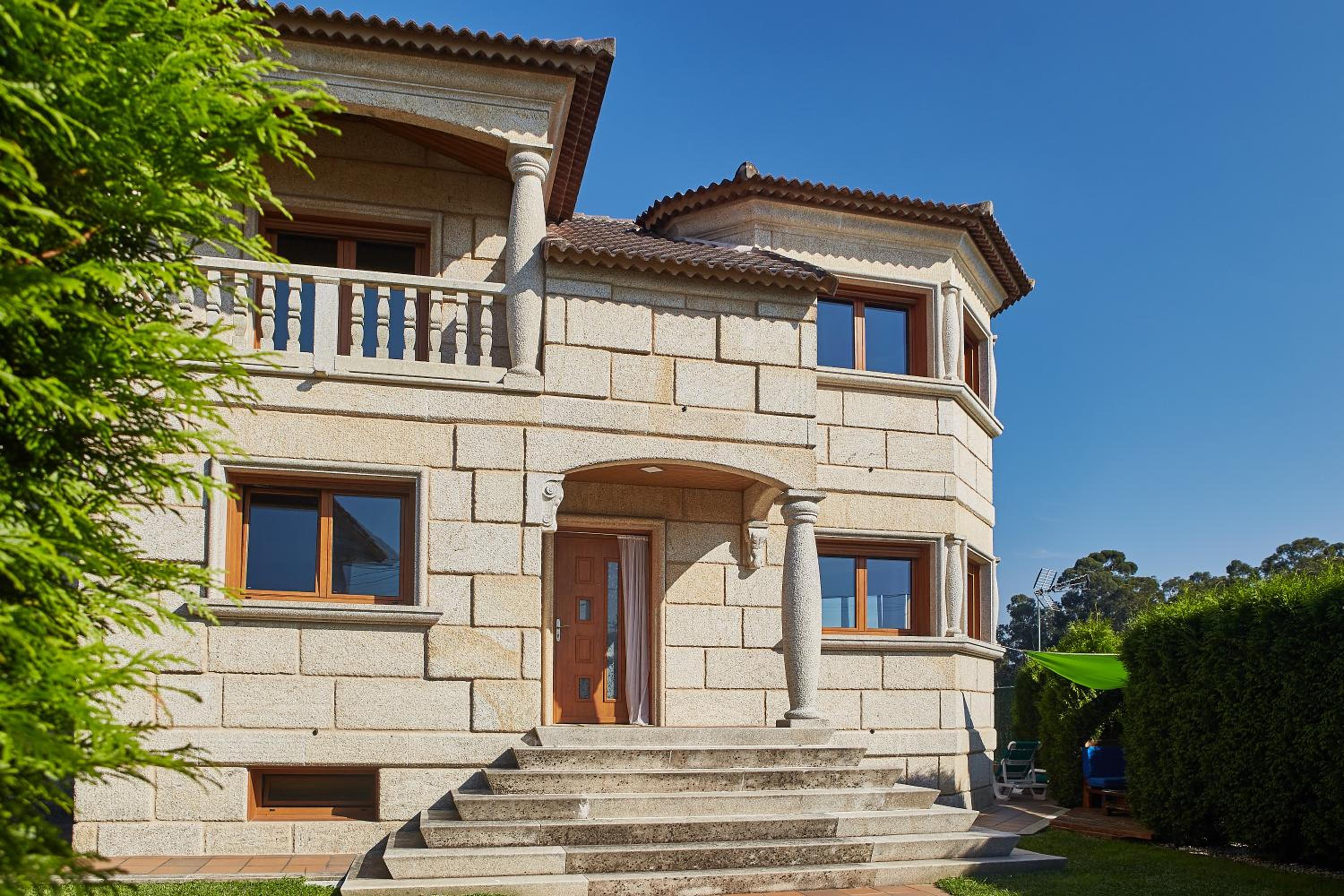 Four-Bedroom House - Photo 37