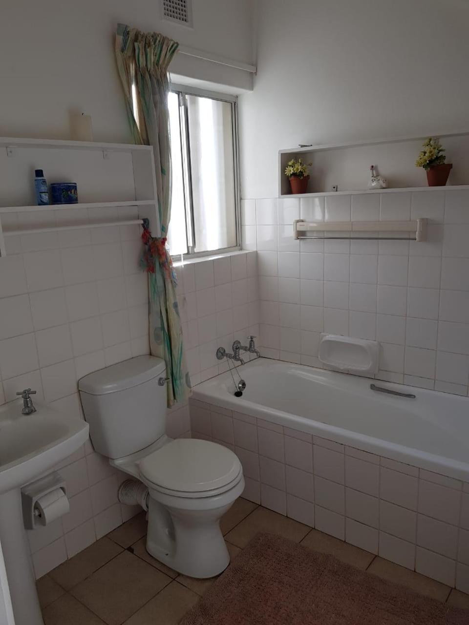 Four-Bedroom House - Photo 11