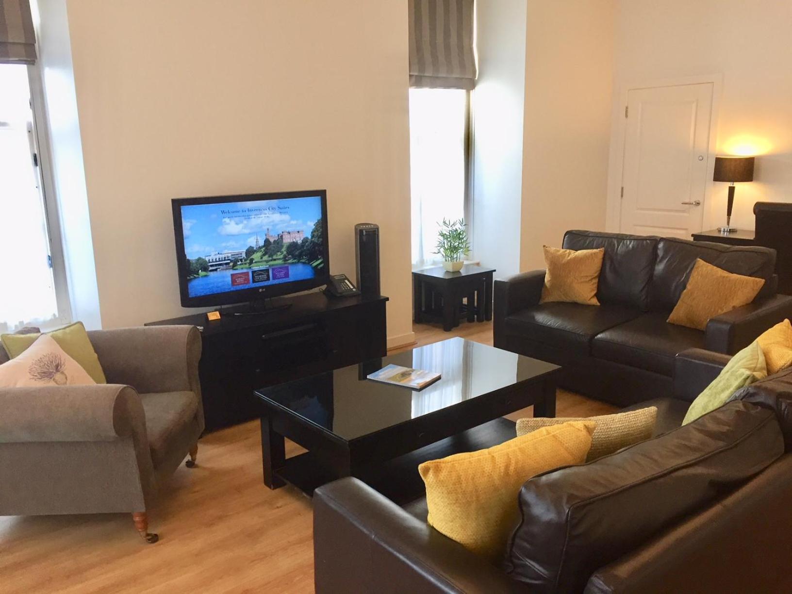 Executive Two-Bedroom Apartment - High Street photo 3