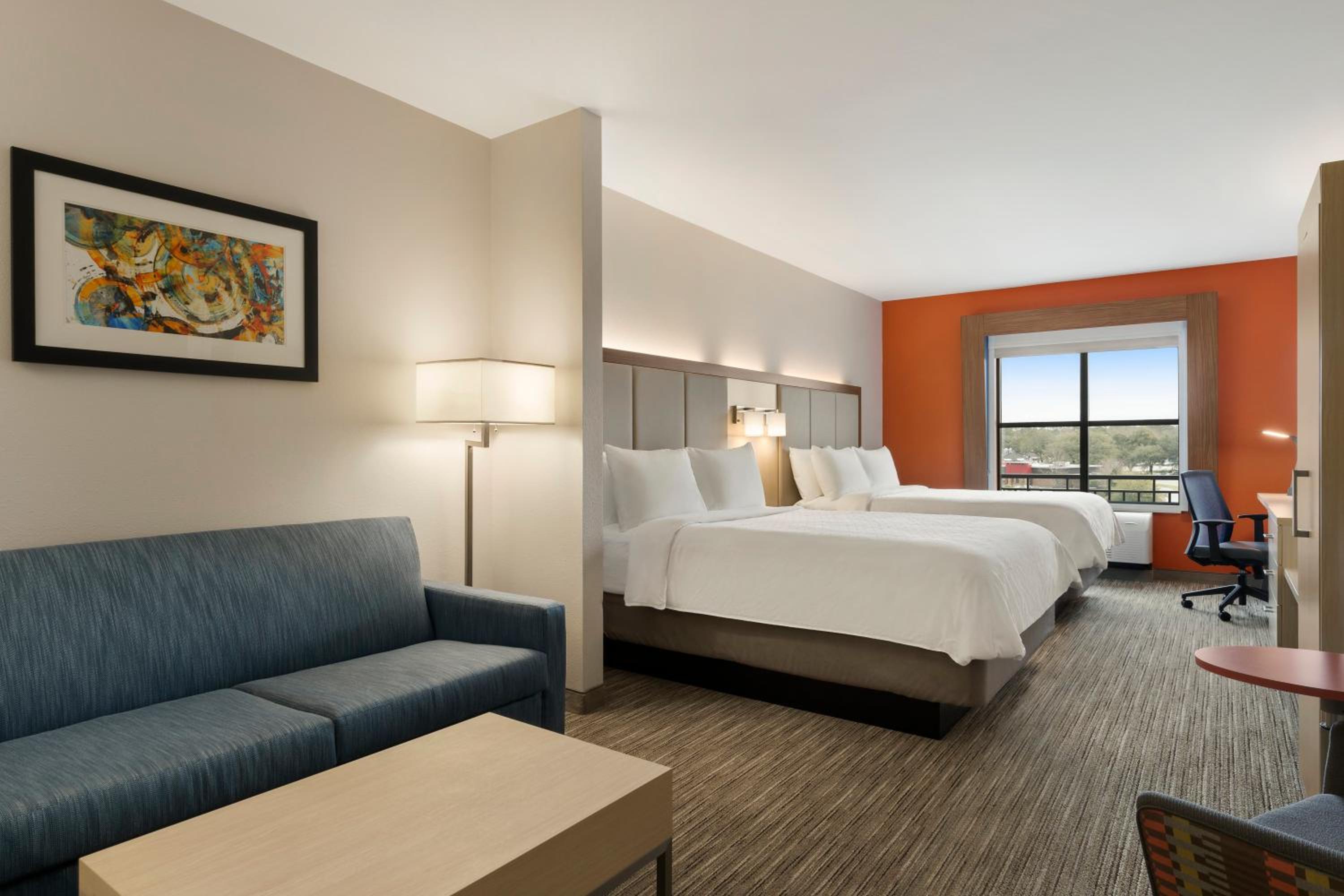 Queen Suite with Two Queen Beds and Accessible Tub/Shower - Disability Access/Non-Smoking