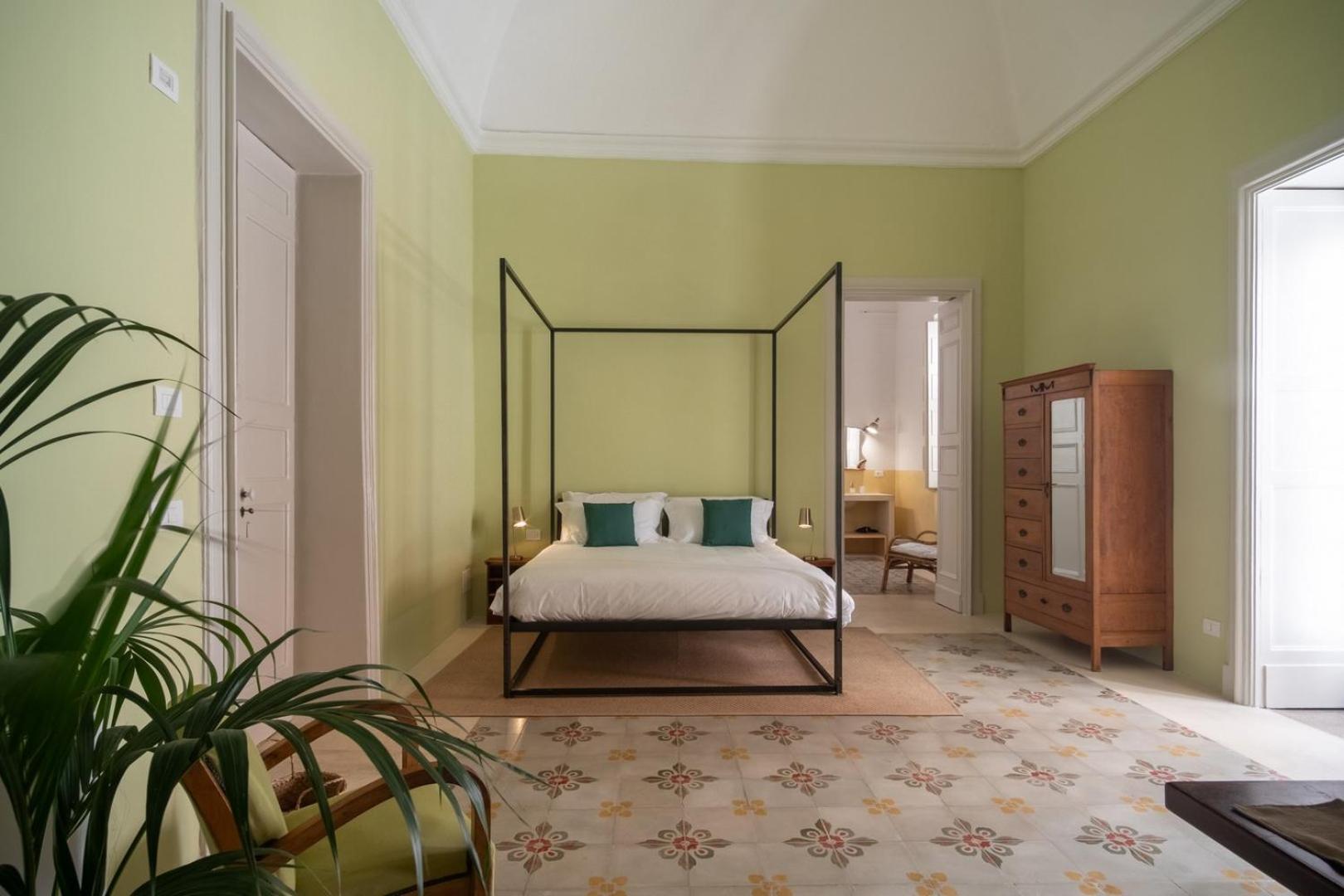 King Room with Balcony photo 1