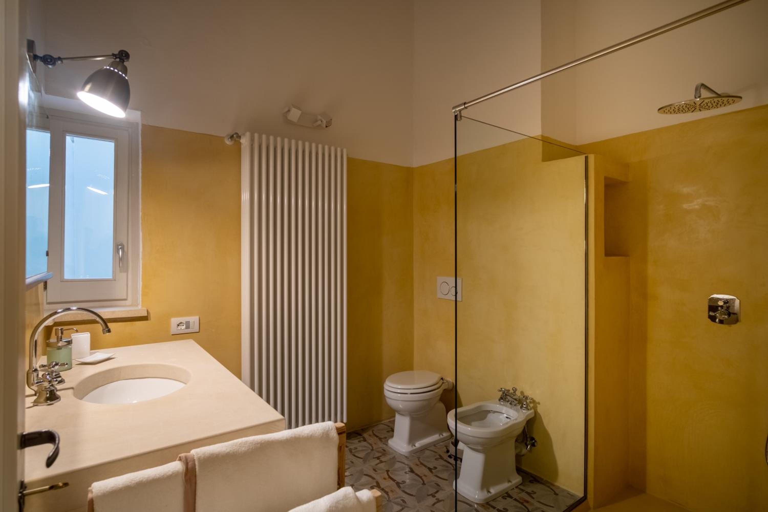 Double or Twin Room with Private Bathroom photo 3