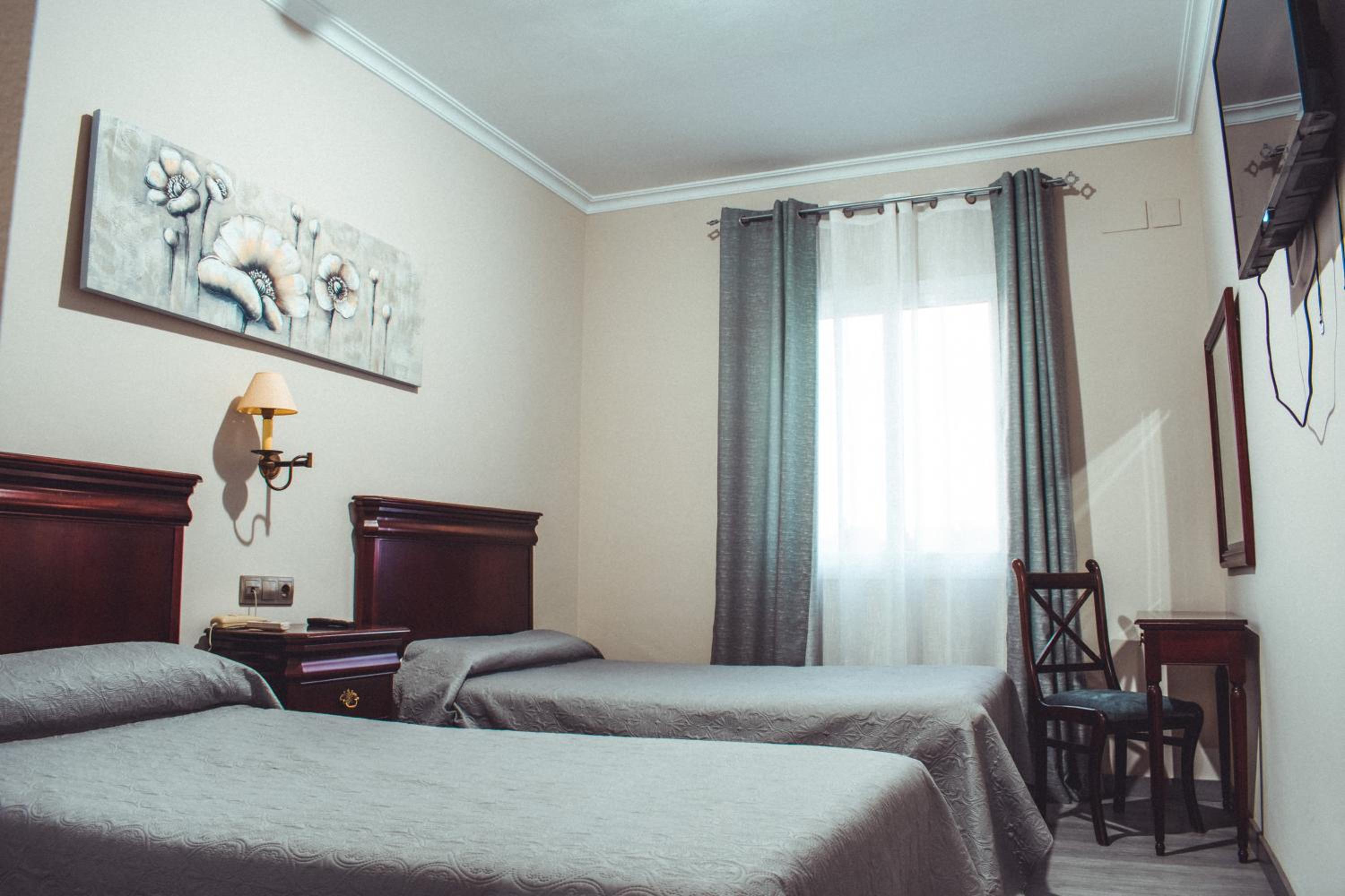 Twin Room - Photo 1