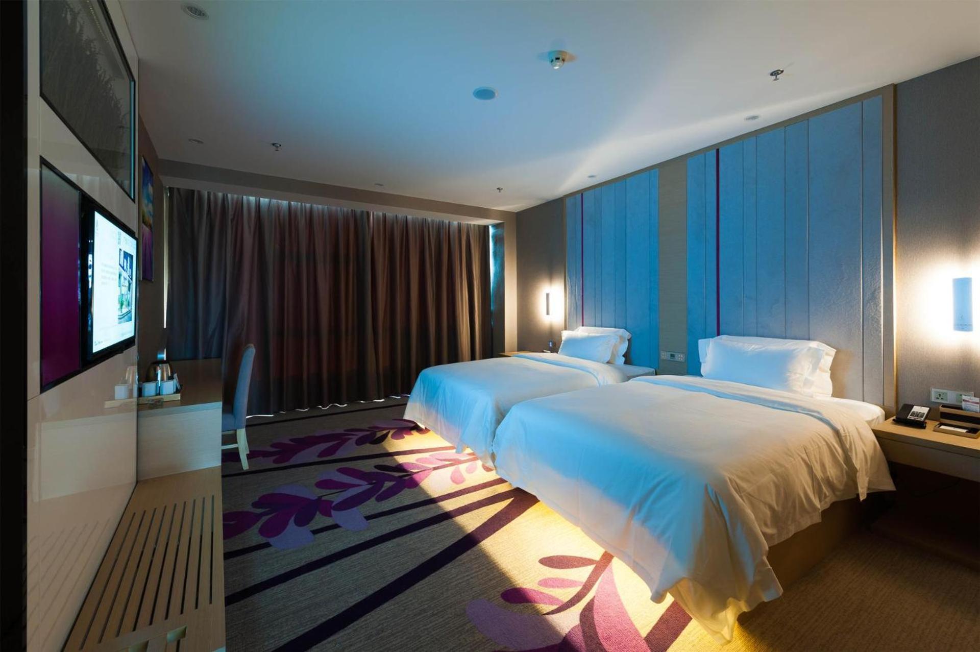 Deluxe Twin Bed Room