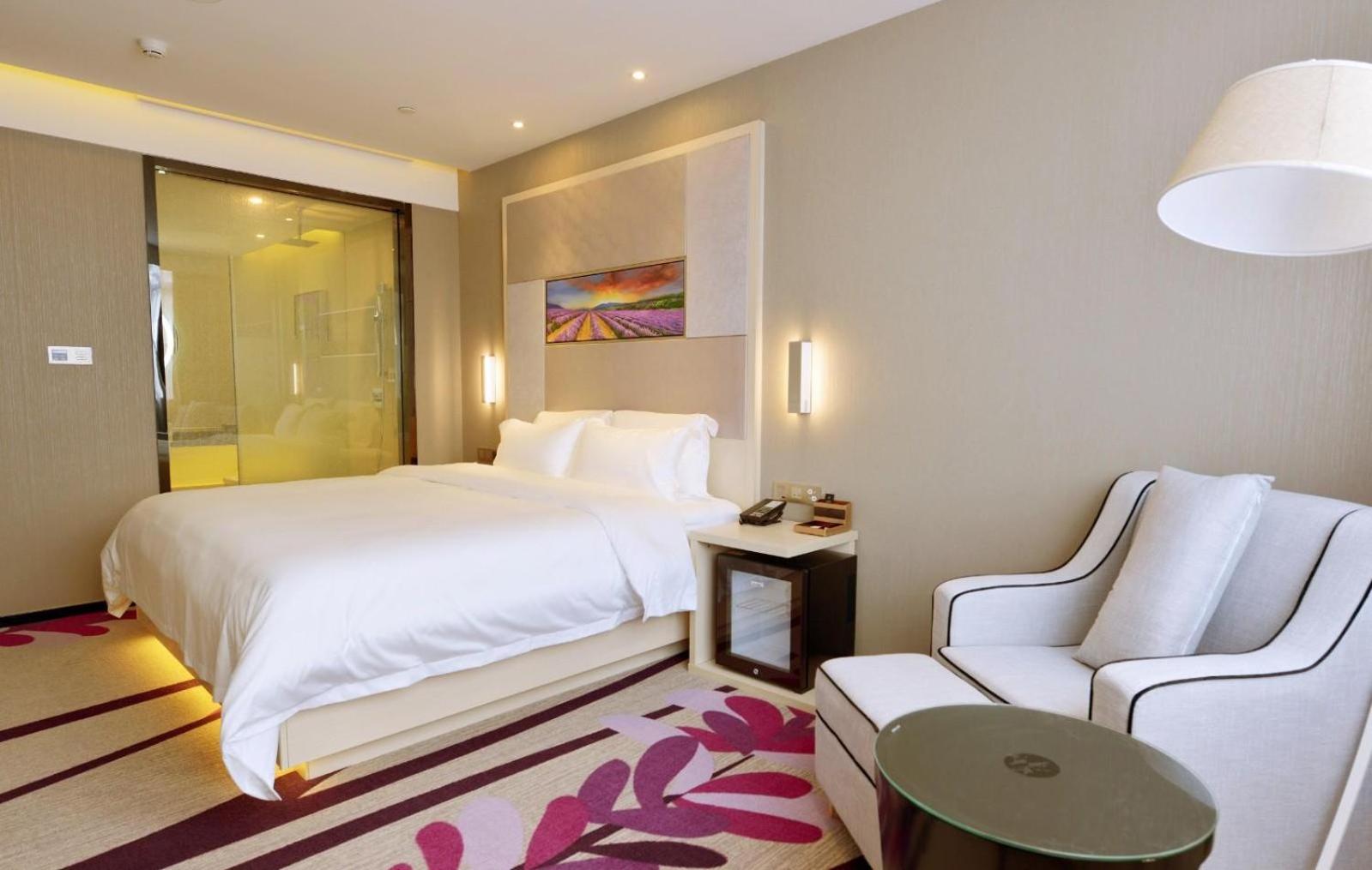 Deluxe King size bed Room