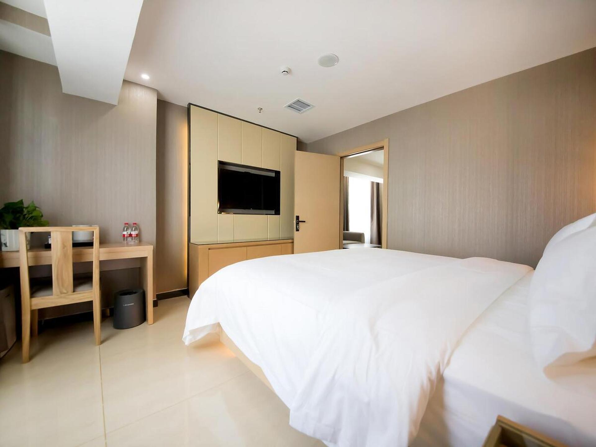 Deluxe Suite photo 1